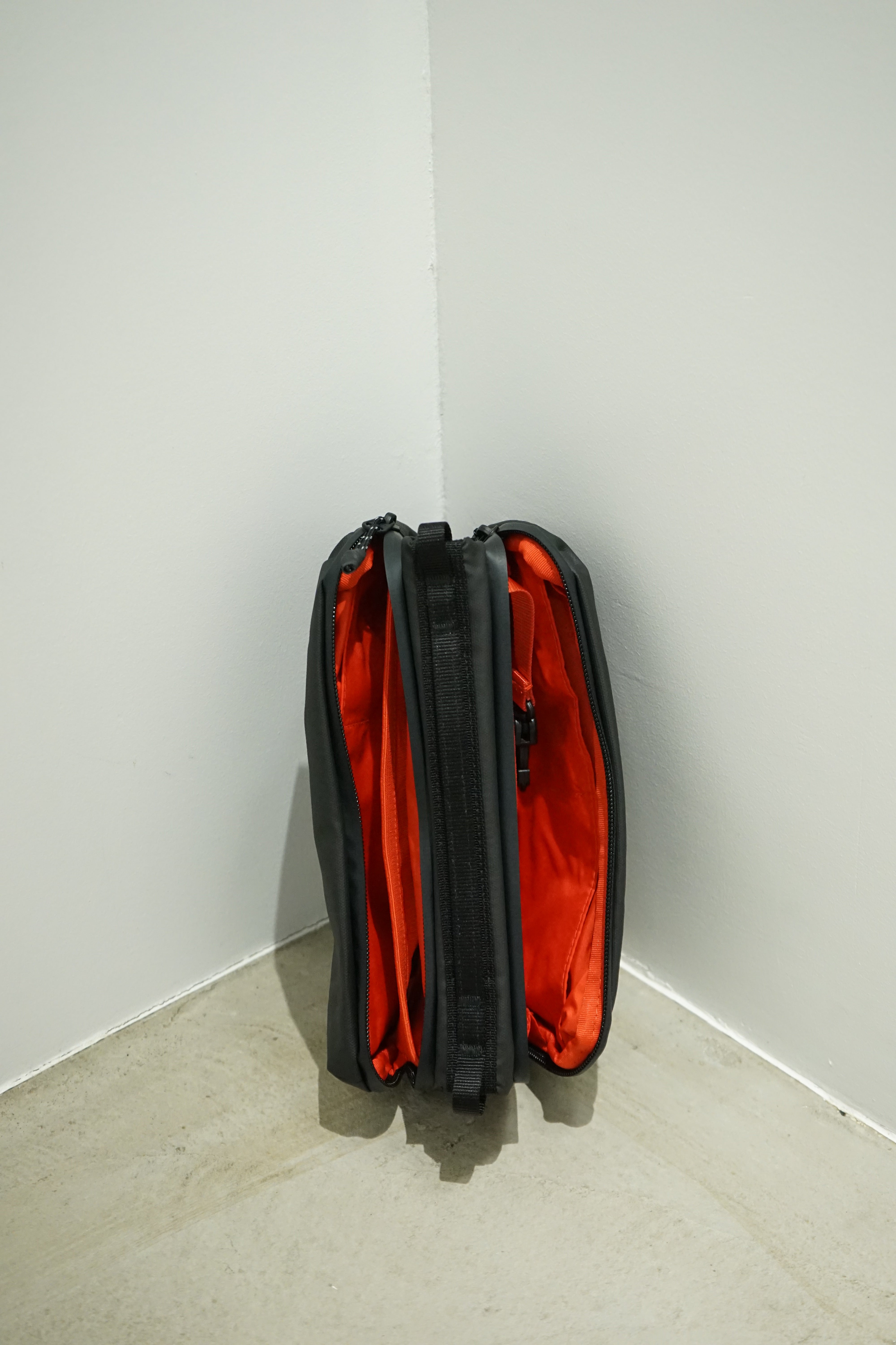 Topologie Wares Bags Bottle Sacoche Medium