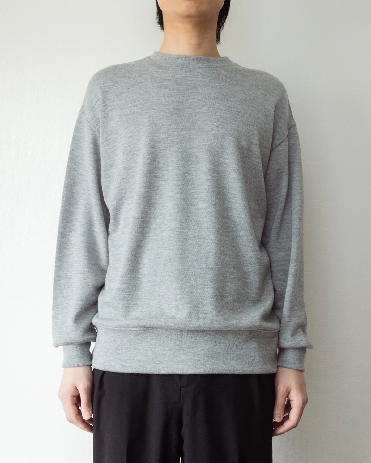 【coming soon】SUITE / CASHMERE JERSEY SWEAT CREW