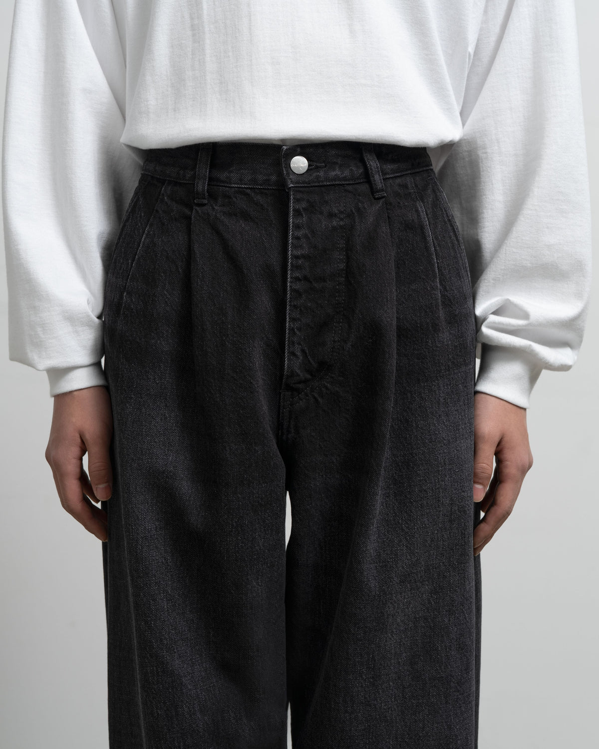 Selvage Denim Two Tuck Tapered Pants -DARK FADE-