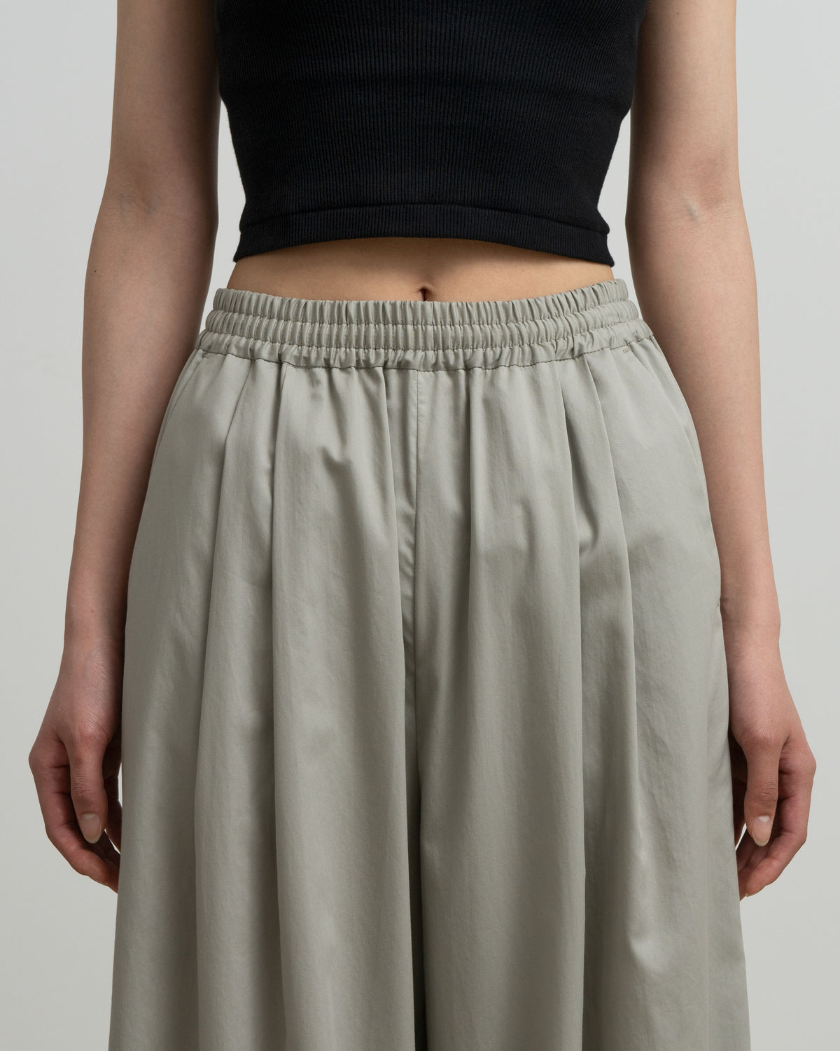 Silicon Poplin Two Tuck Easy Wide Pants