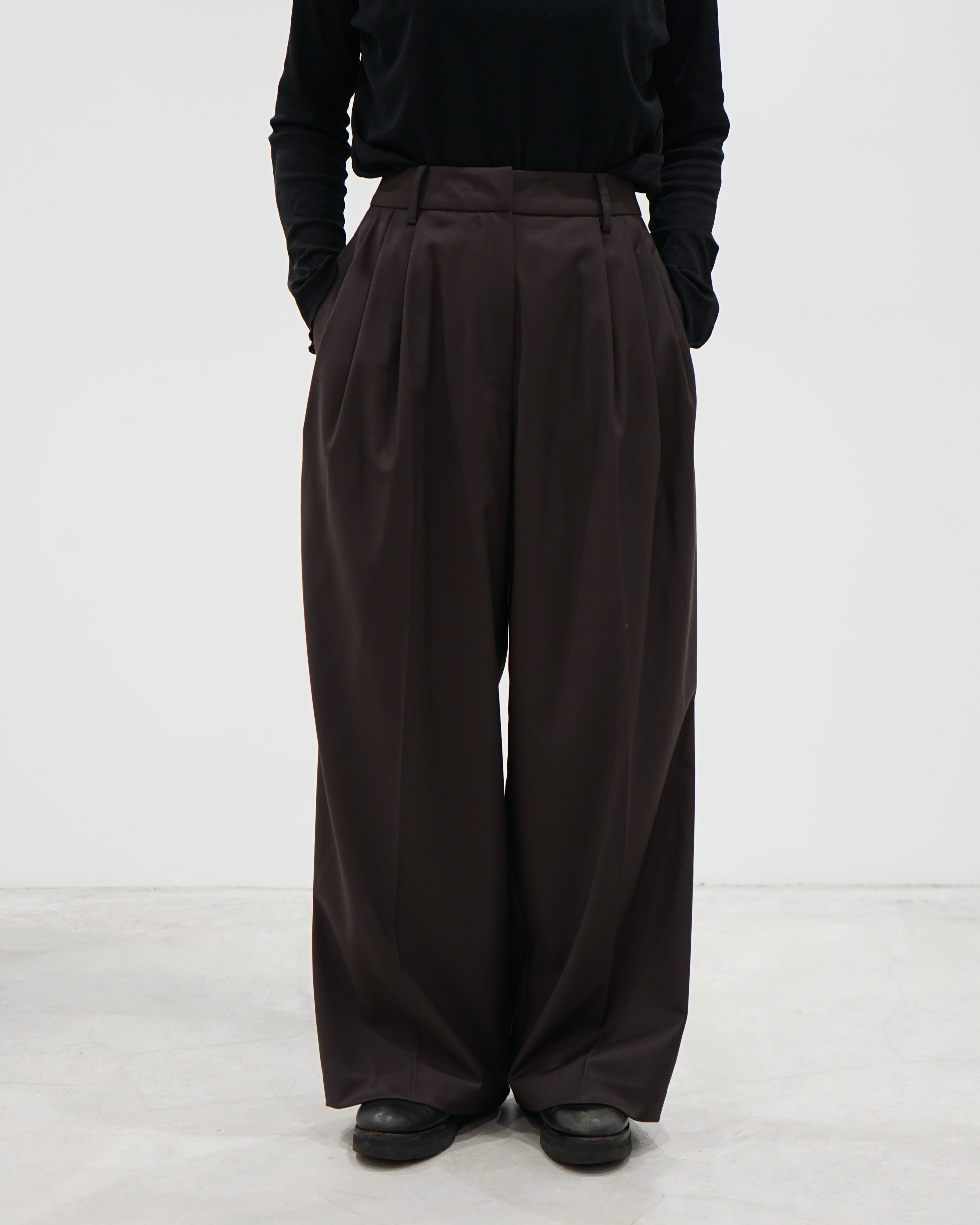 【6/26(金)発売】Lightweight Tuck Trousers