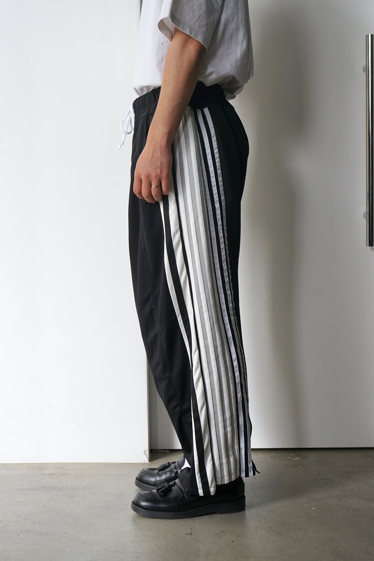 Docking Super Wide Track Pants ③