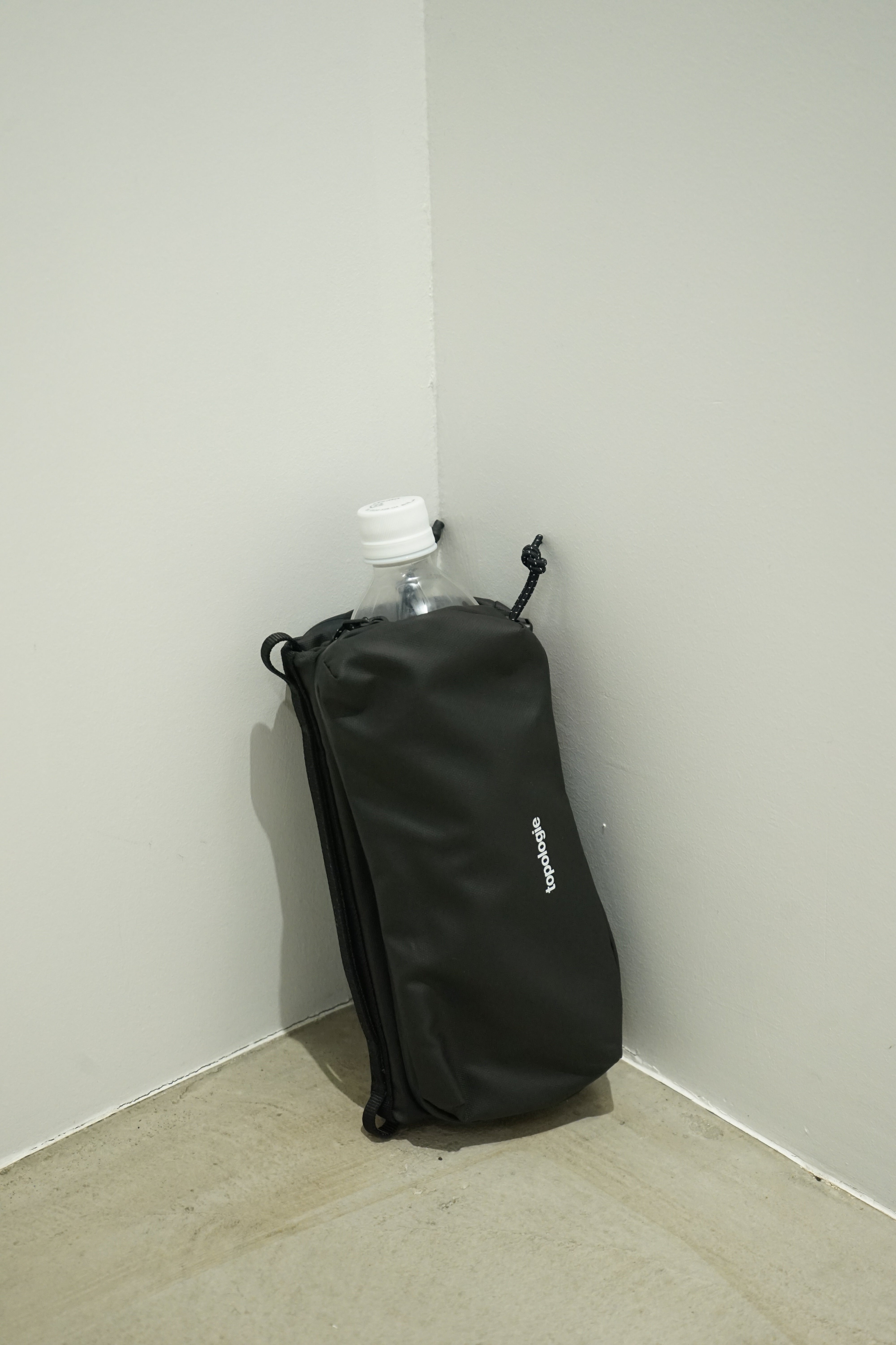 Topologie Wares Bags Bottle Sacoche Medium