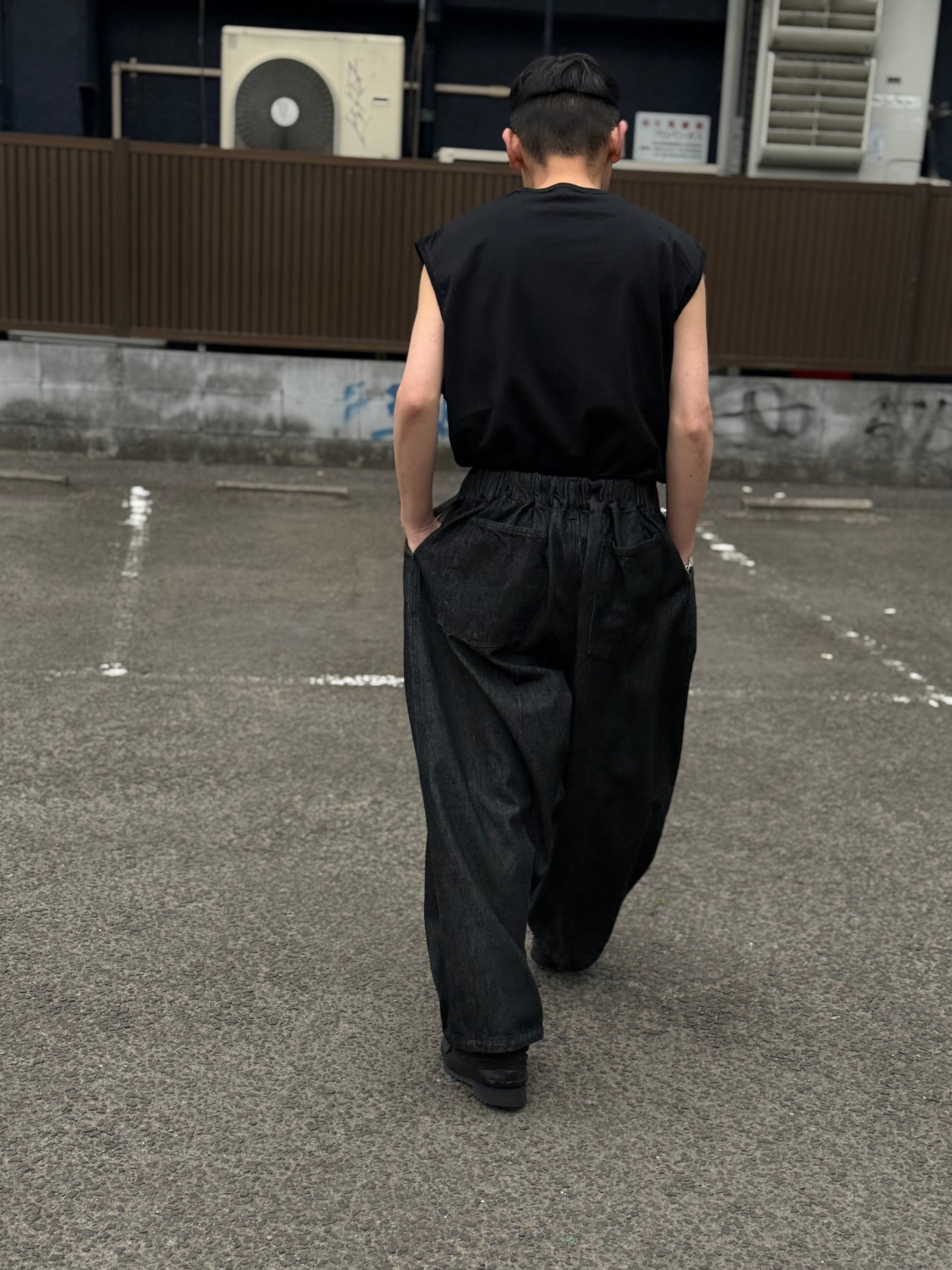 SLEEVE LESS T-SHIRTS