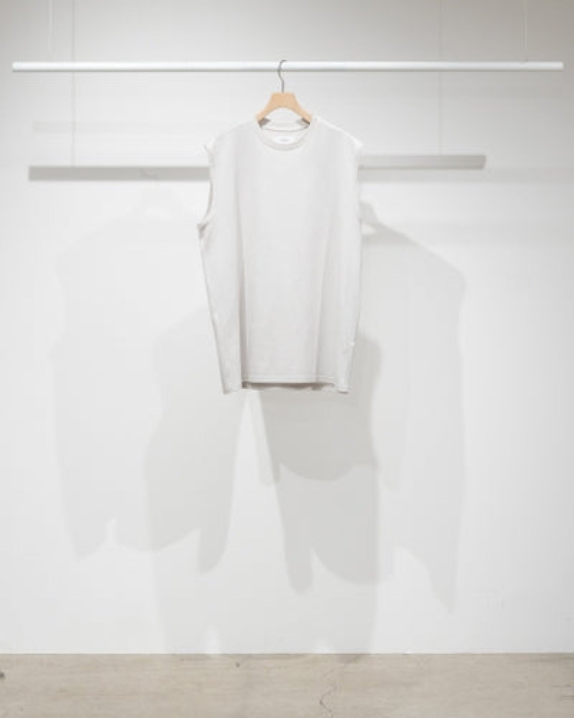 40/2 ORGANIC COTTON KNIT SLEEVELESS TEE