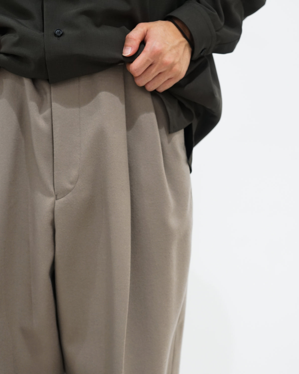 DEEP TUCK WIDE SLACKS