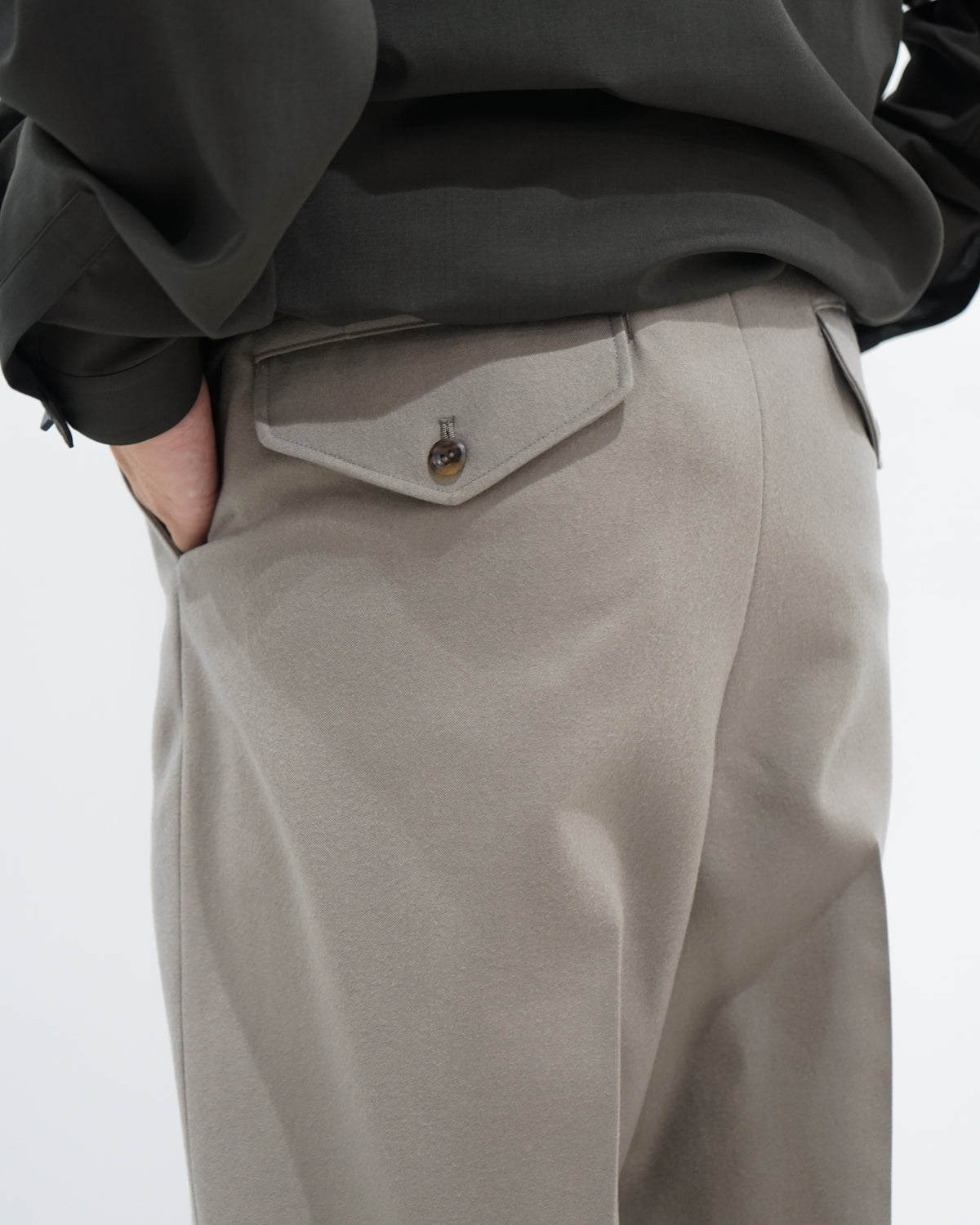 DEEP TUCK WIDE SLACKS