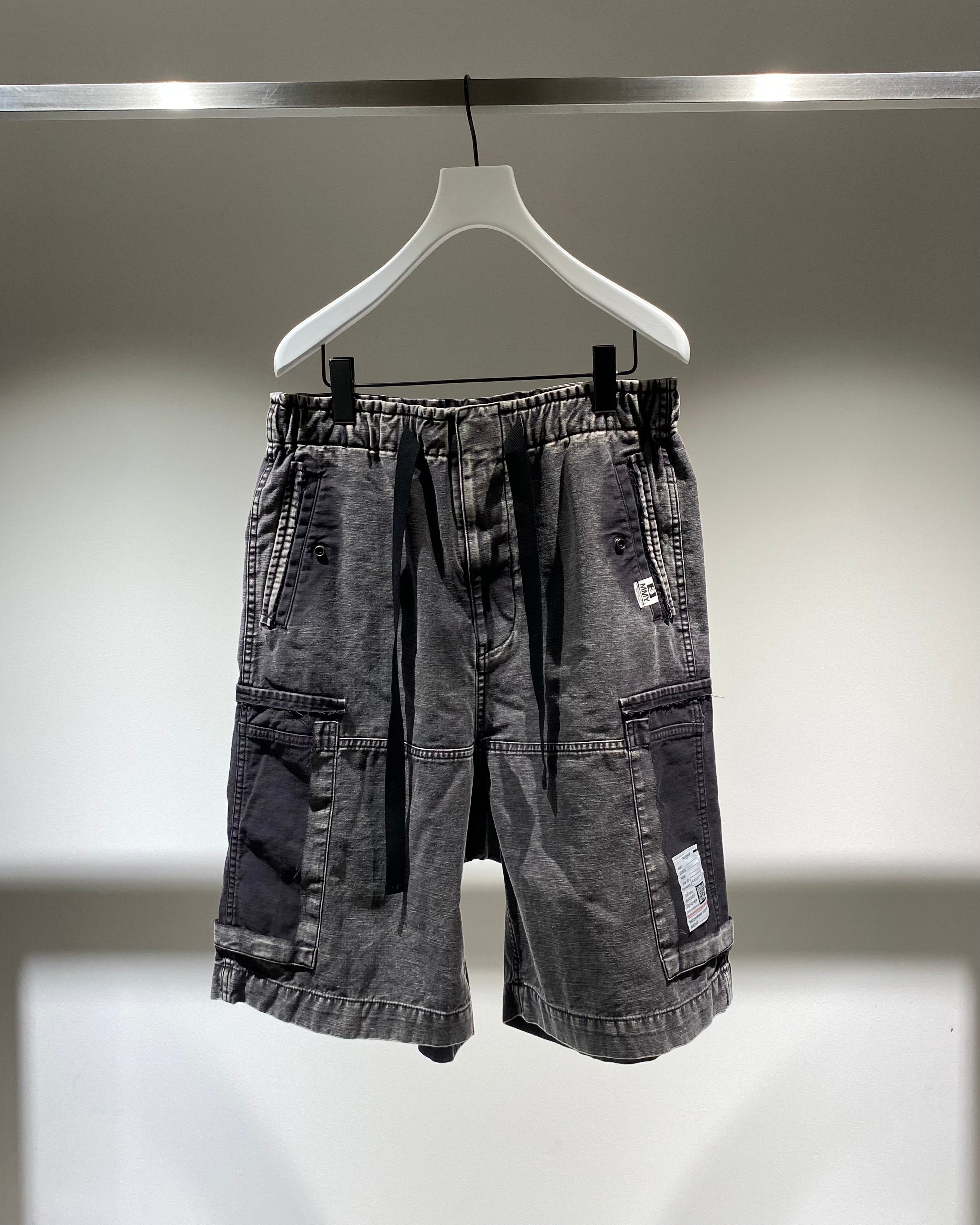 DAMAGED CARGO SHORT PANTS