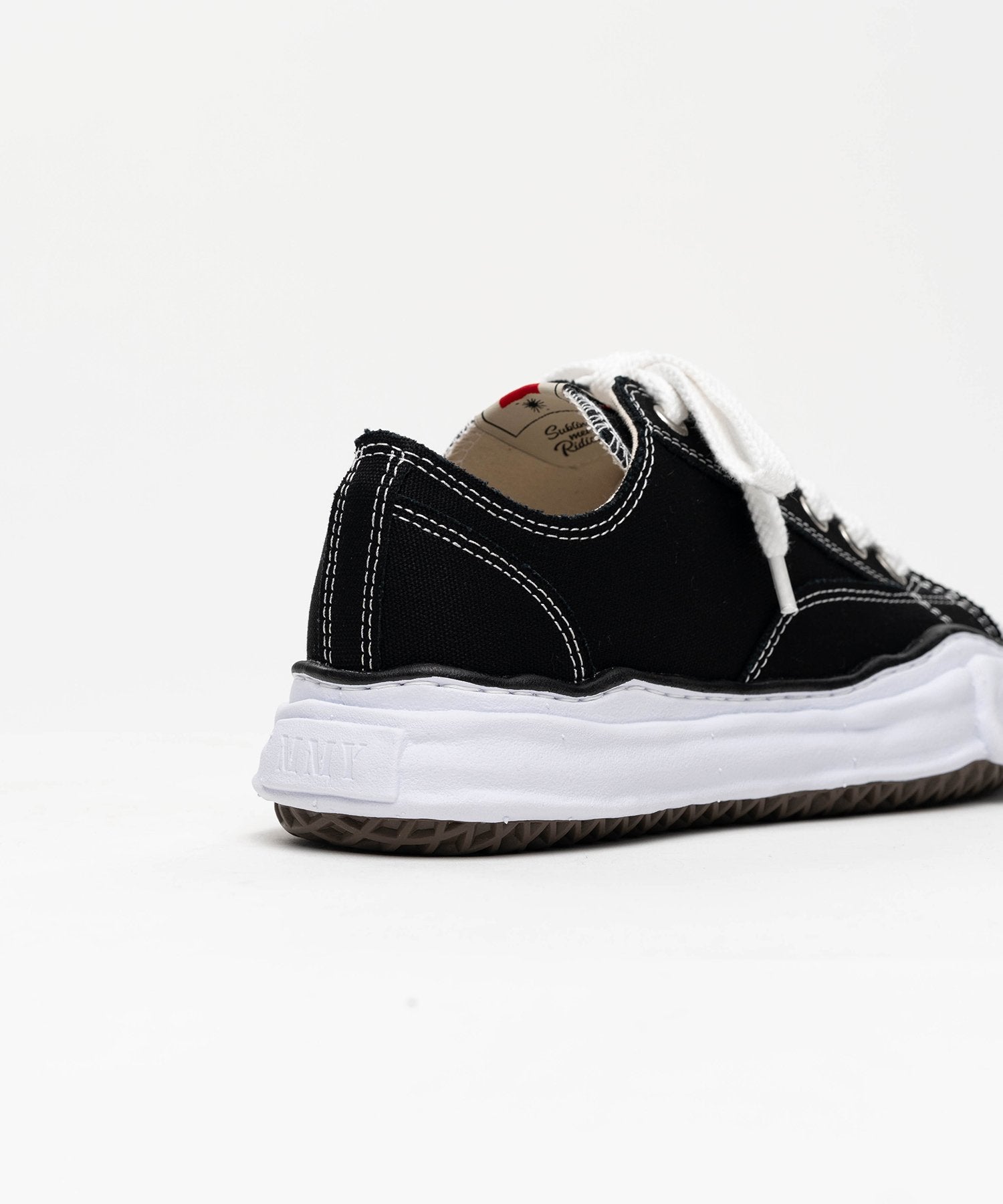 "PETERSON" OG Sole Canvas Low-top Sneaker