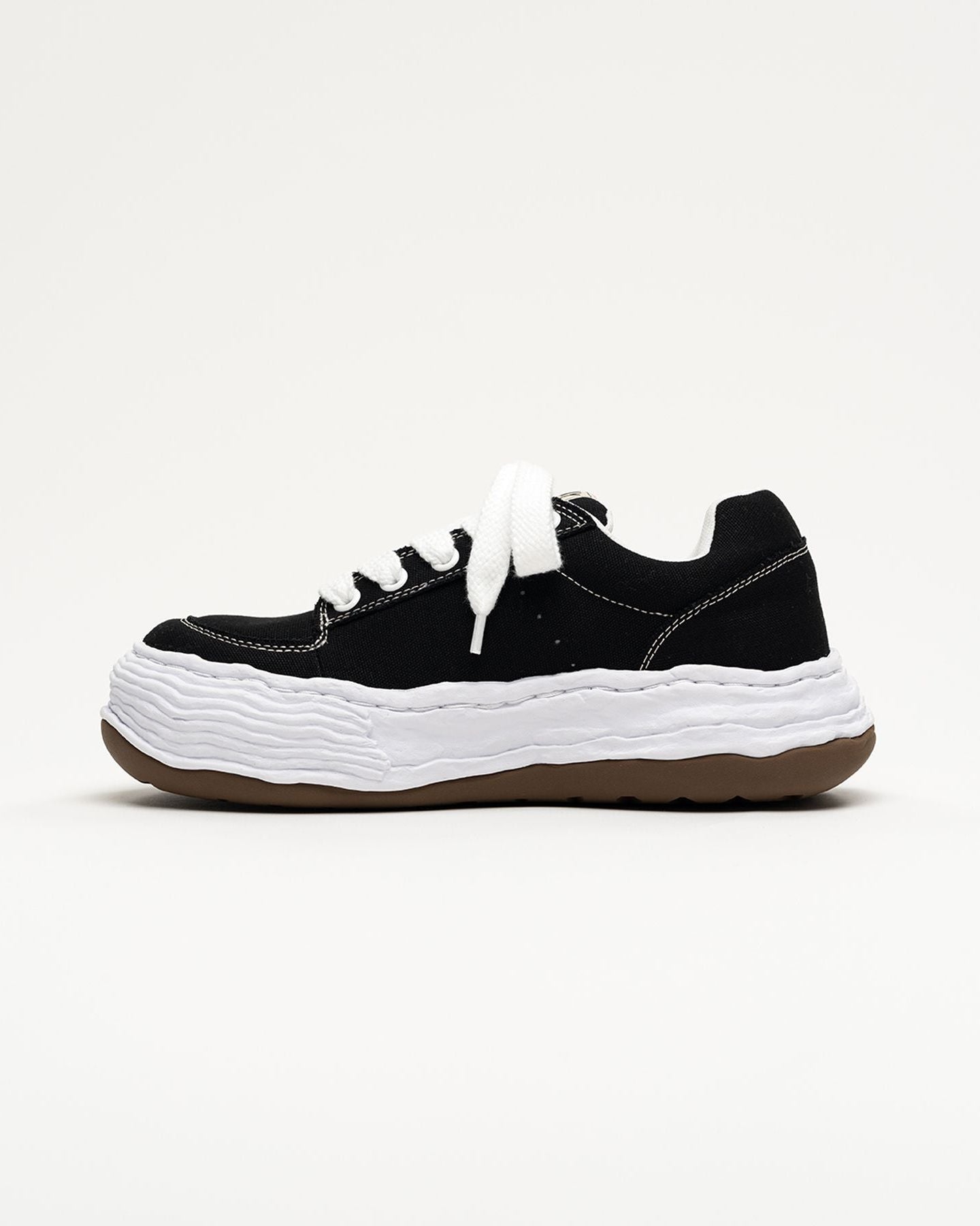 【9/2(水)発売】"OLIVER" OG Sole Canvas Low-top Sneakers