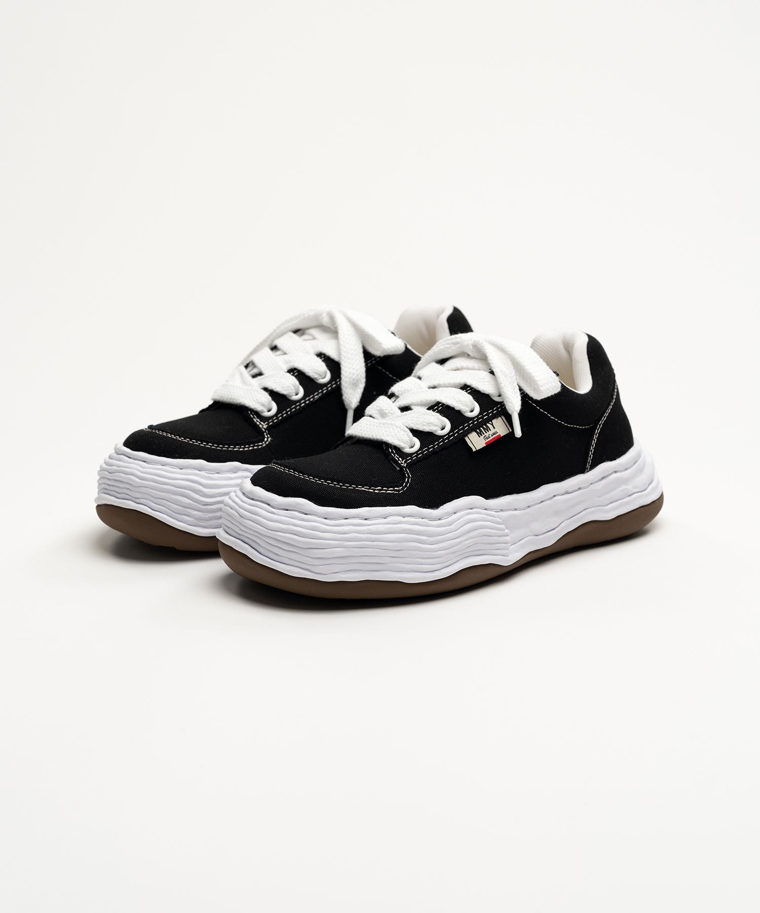 【9/2(水)発売】"OLIVER" OG Sole Canvas Low-top Sneakers