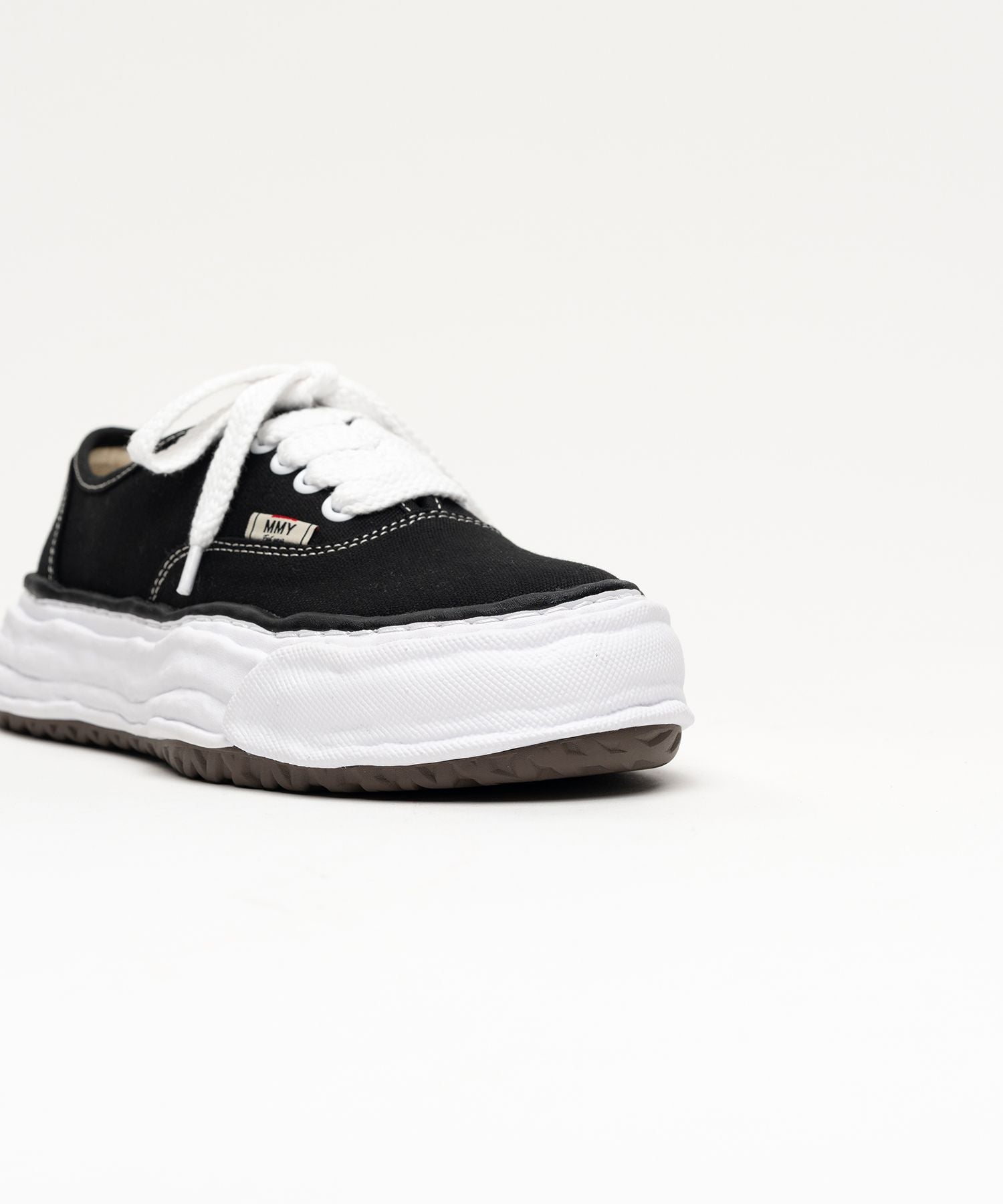 BAKER 26 / OG Sole Canvas Low -Top Sneaker