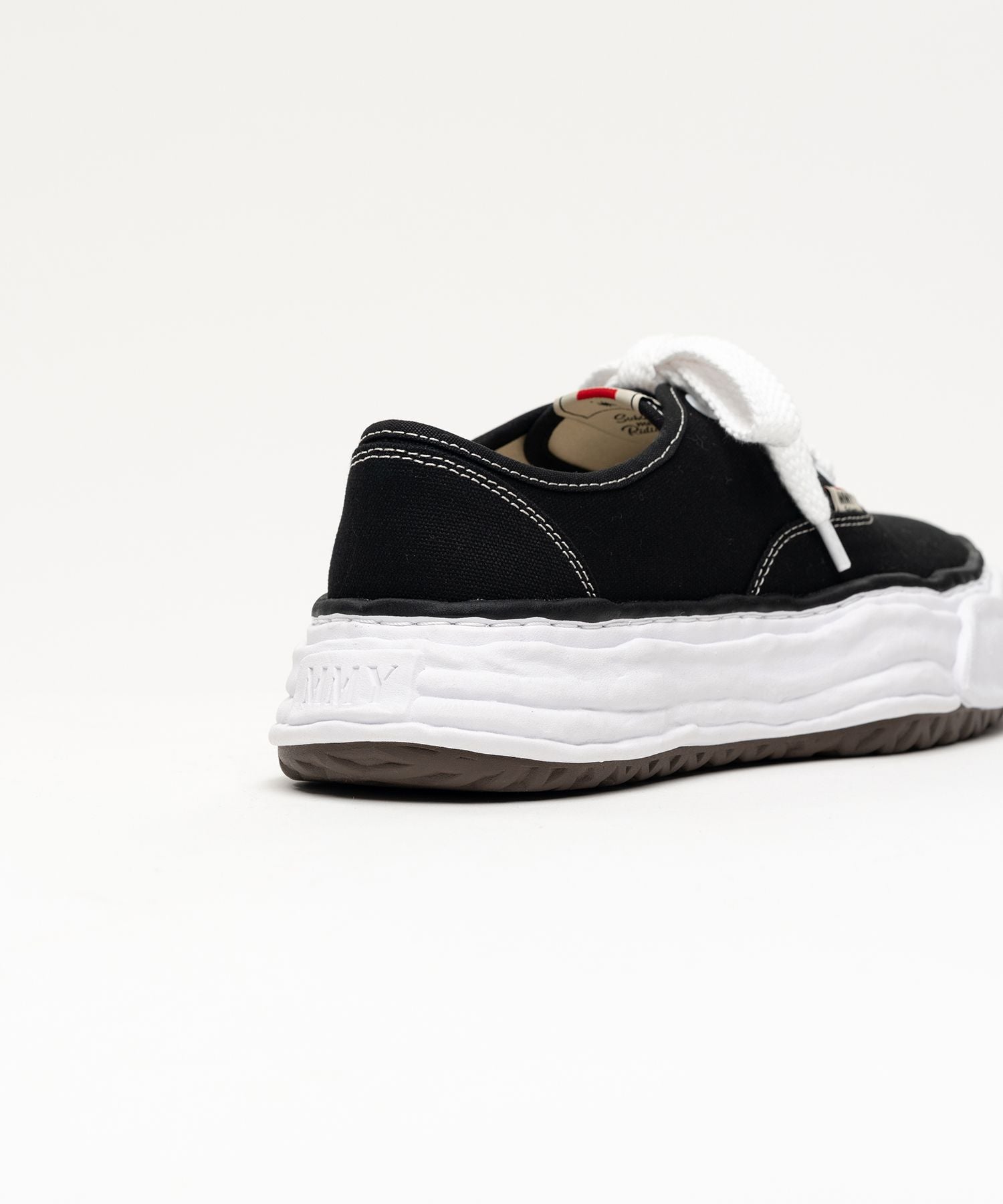 BAKER 26 / OG Sole Canvas Low -Top Sneaker