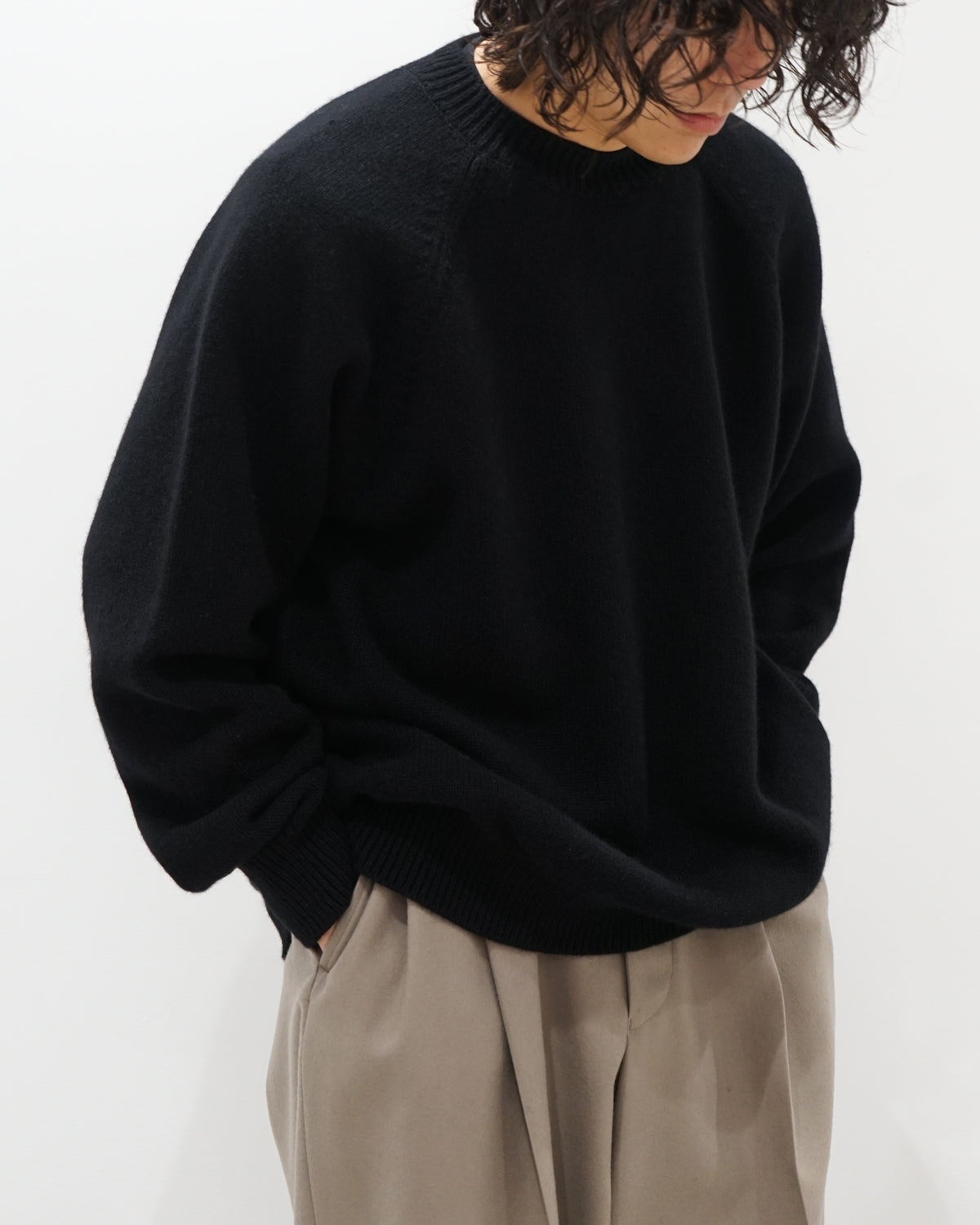 RAGLAN CREW NECK KNIT