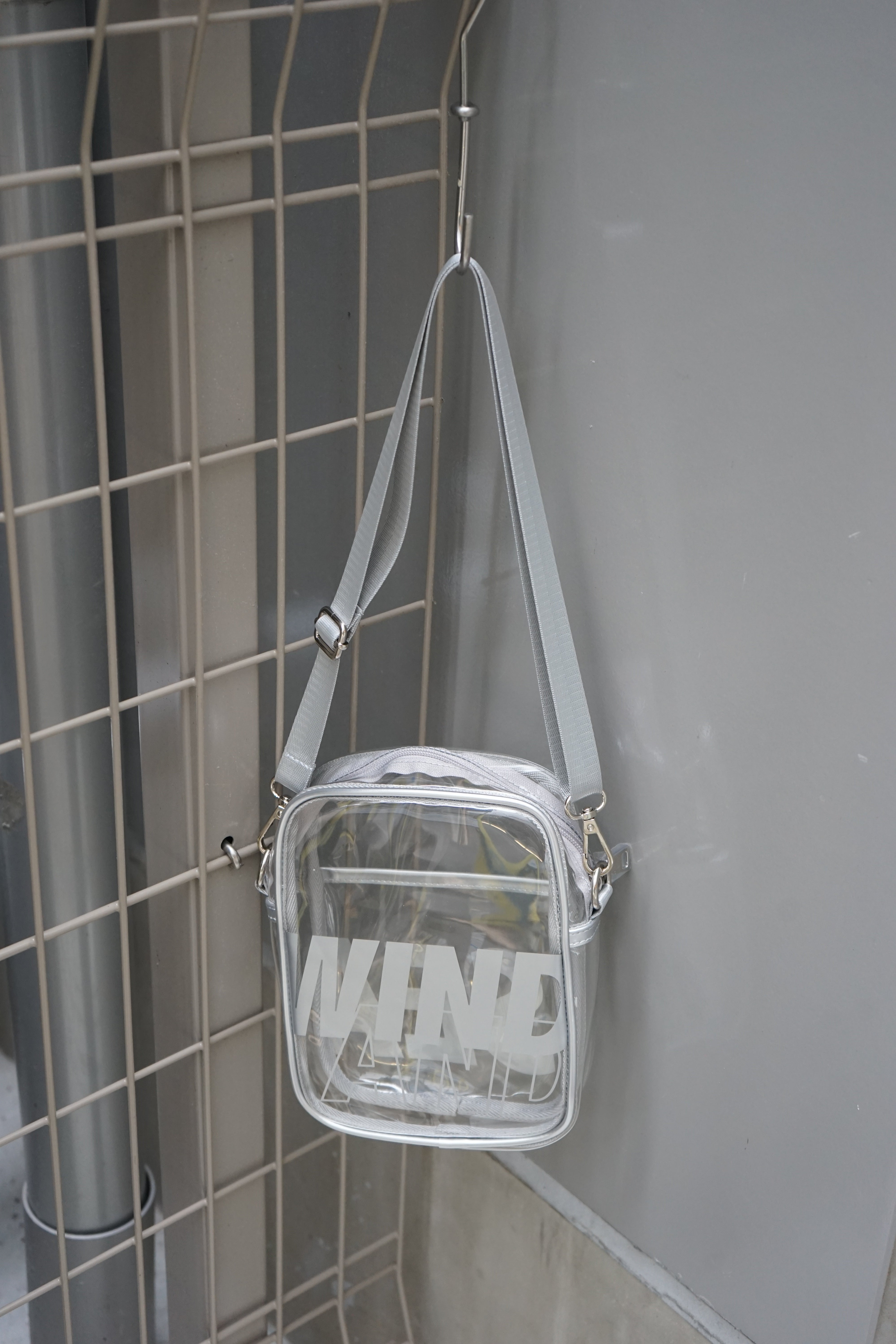 CLEAR LOGO SHOULDER BAG
