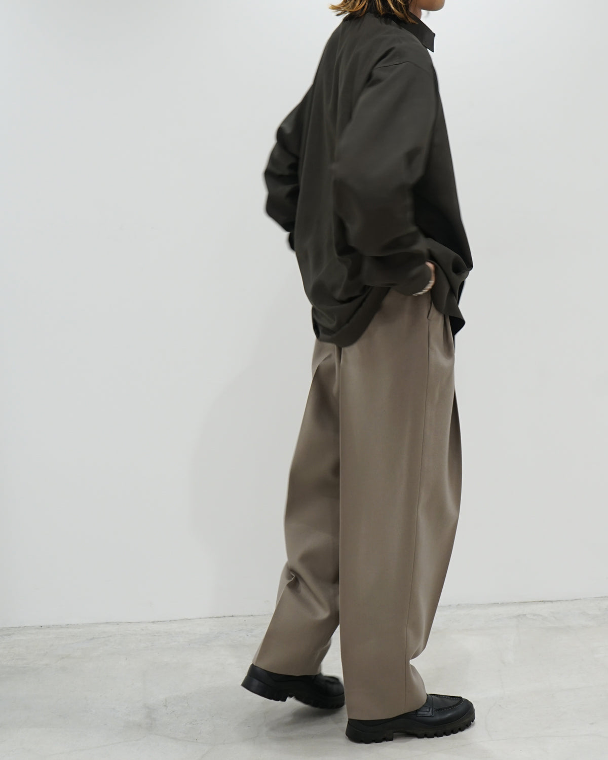 DEEP TUCK WIDE SLACKS