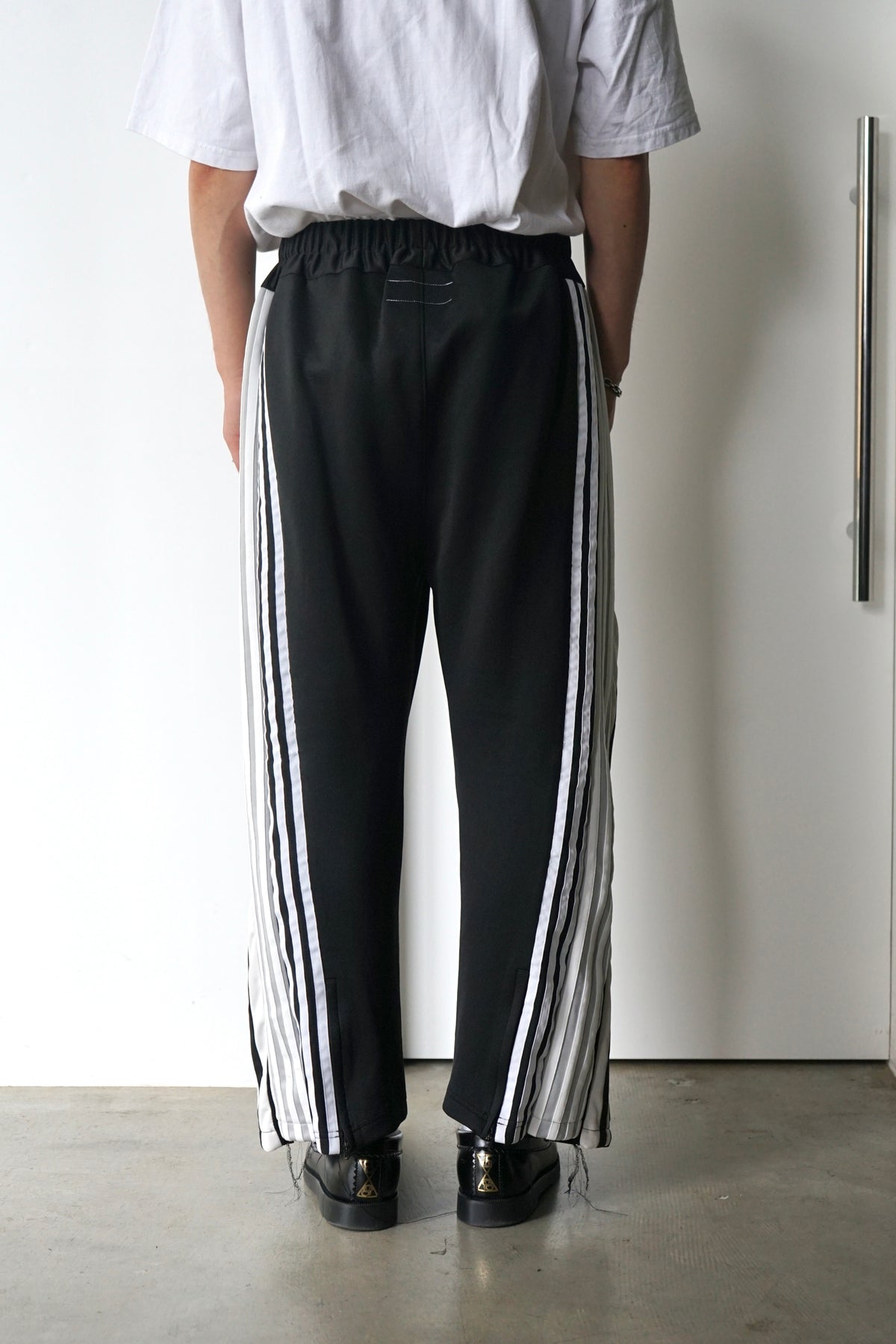 Docking Super Wide Track Pants ③