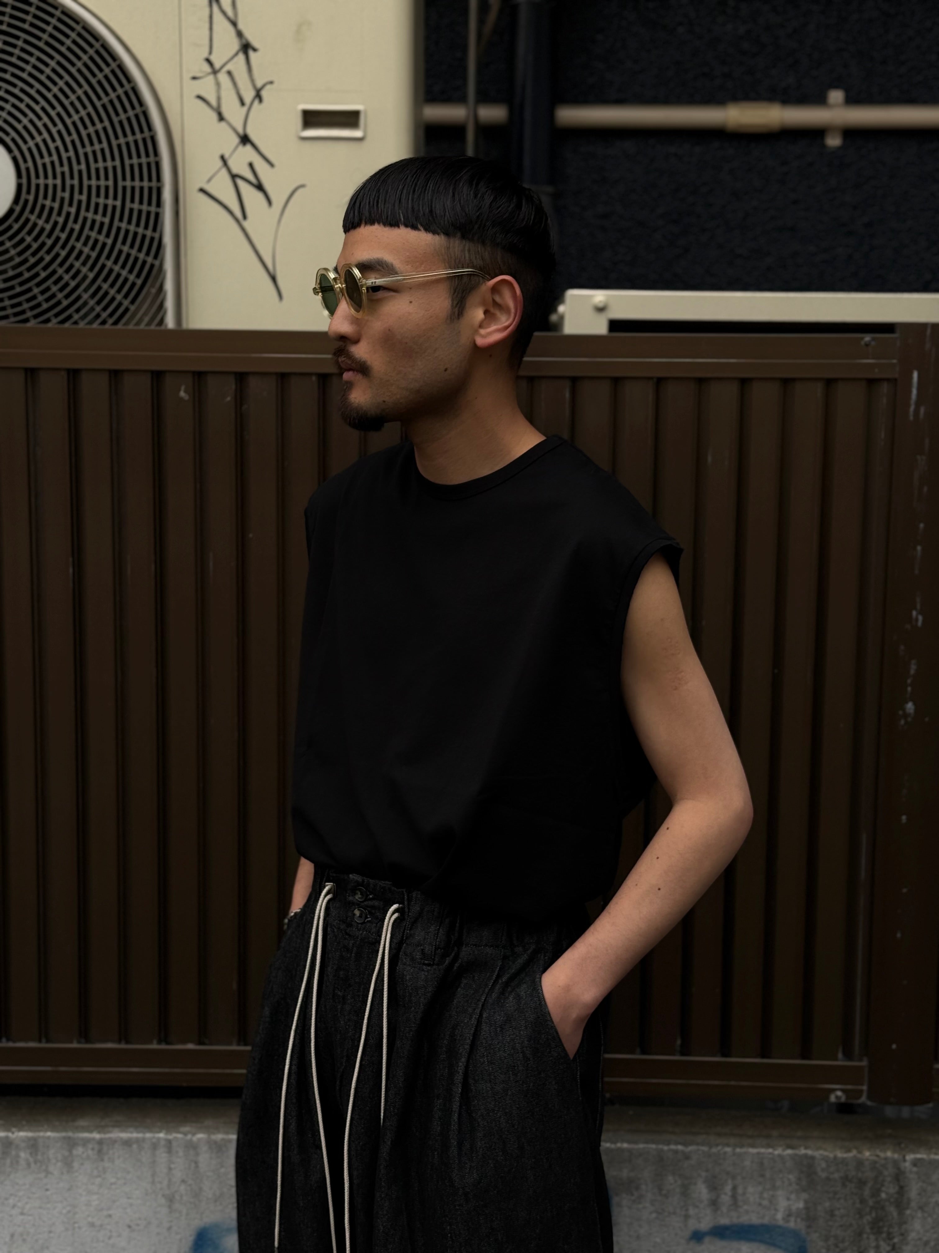 SLEEVE LESS T-SHIRTS