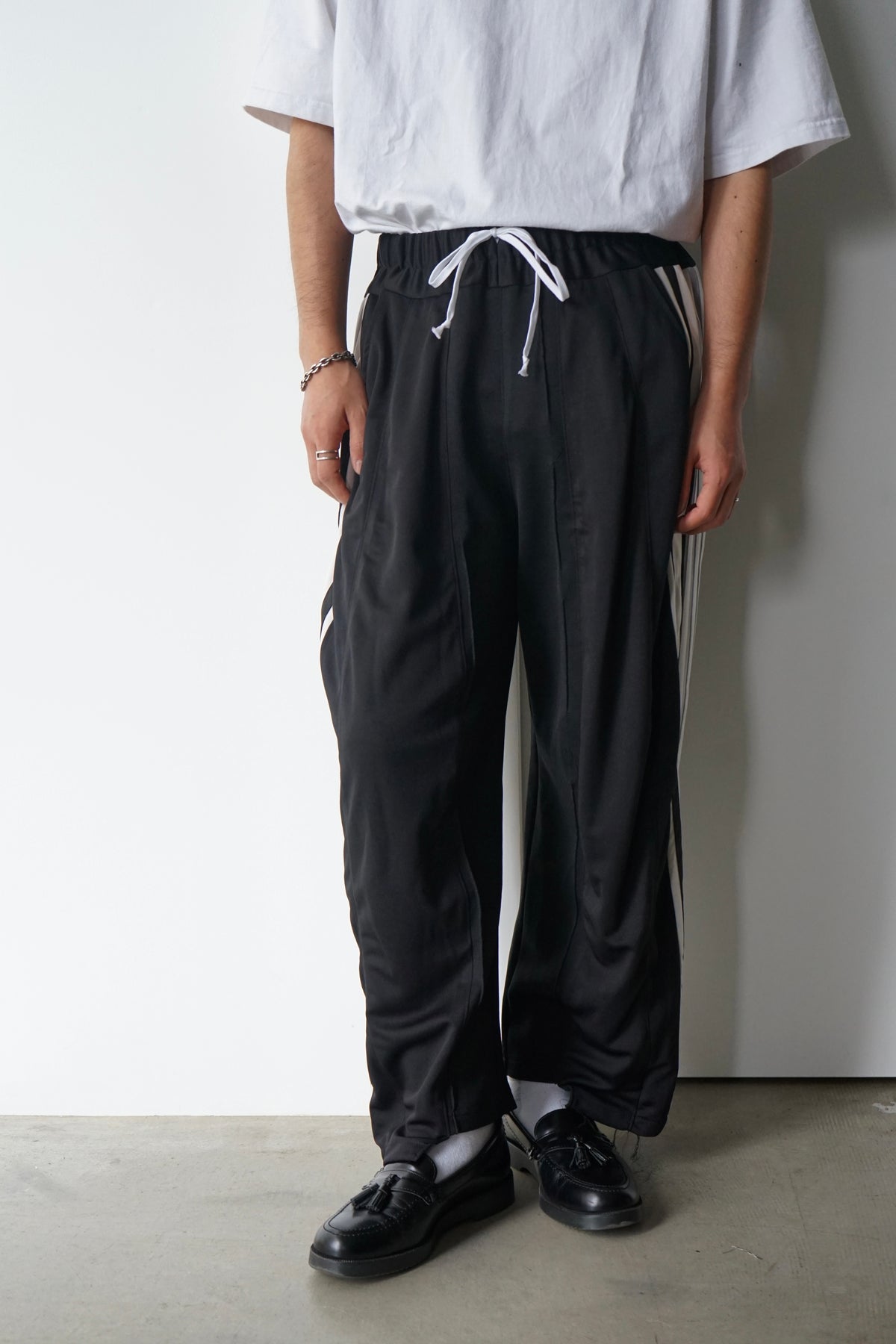 Docking Super Wide Track Pants ③