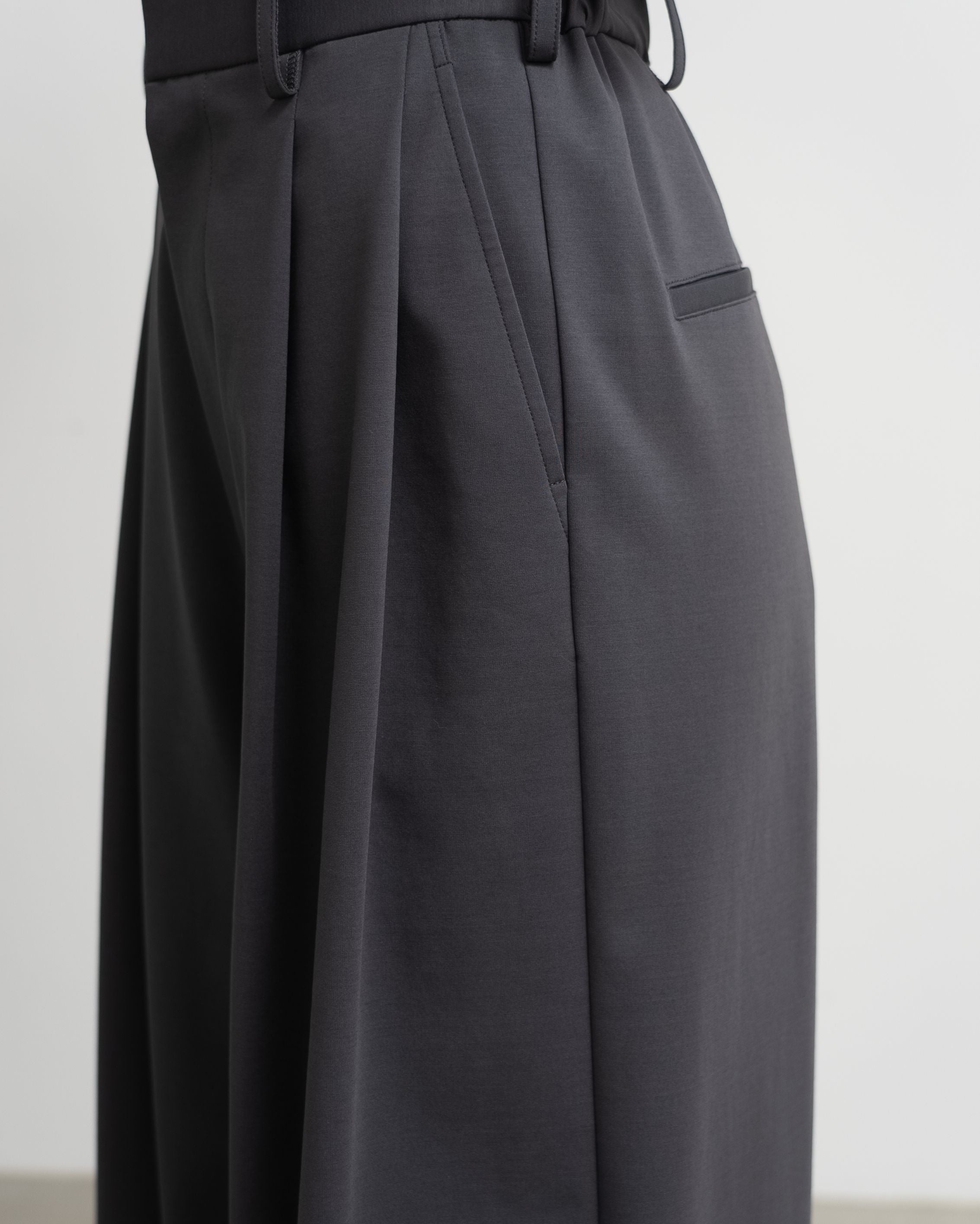 【7/11(土)発売】Compact Ponte Two Tuck Wide Pants