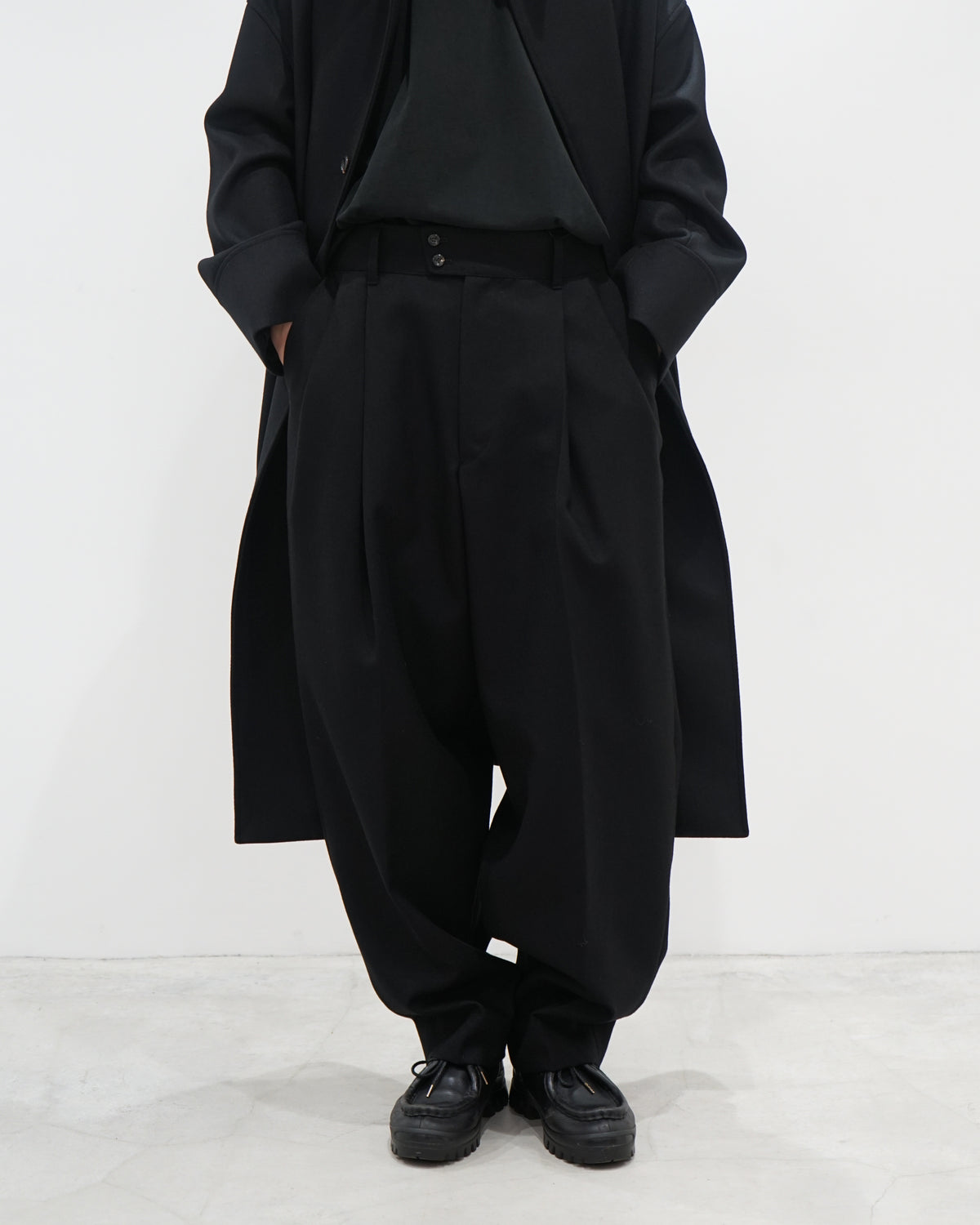 DEEP TUCK WIDE SLACKS