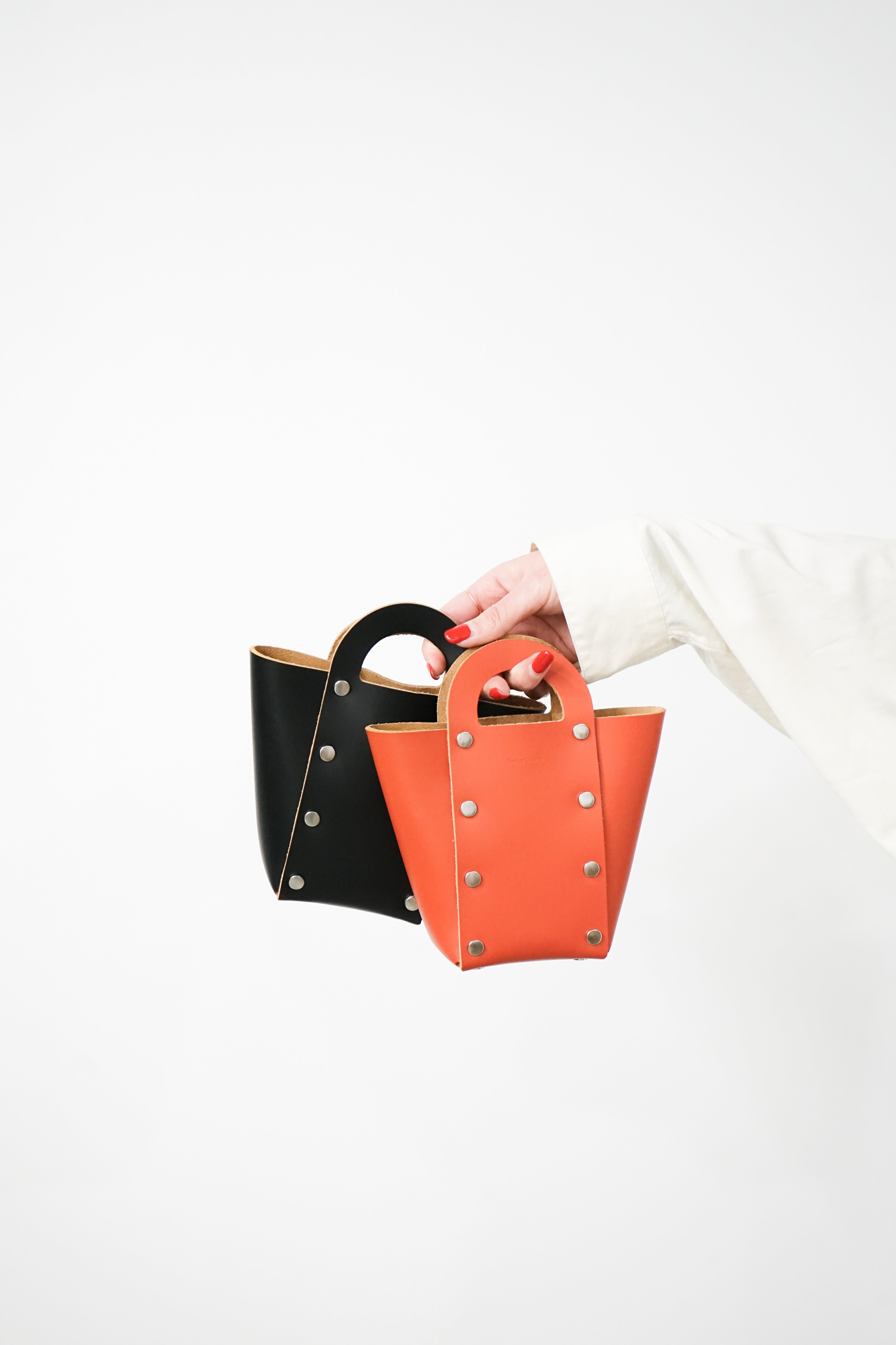 assemble daikei hand bag M