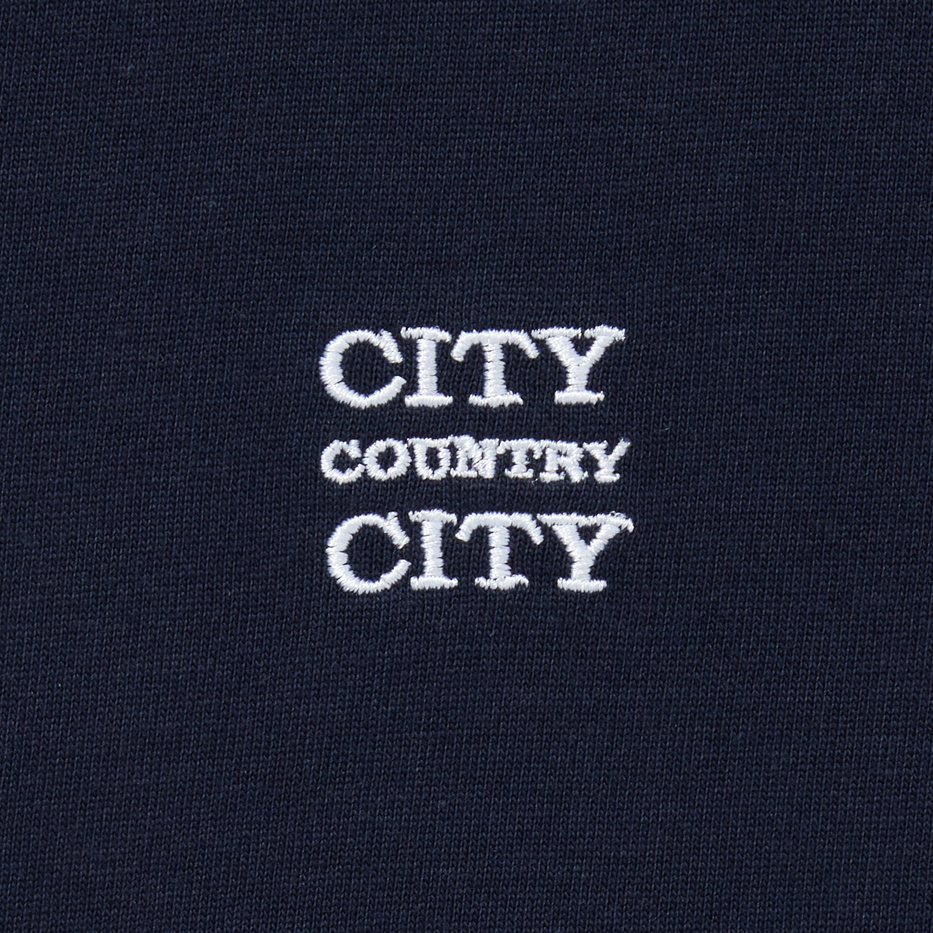 EMBROIDERD LOGO BORDER  T-SHIRT