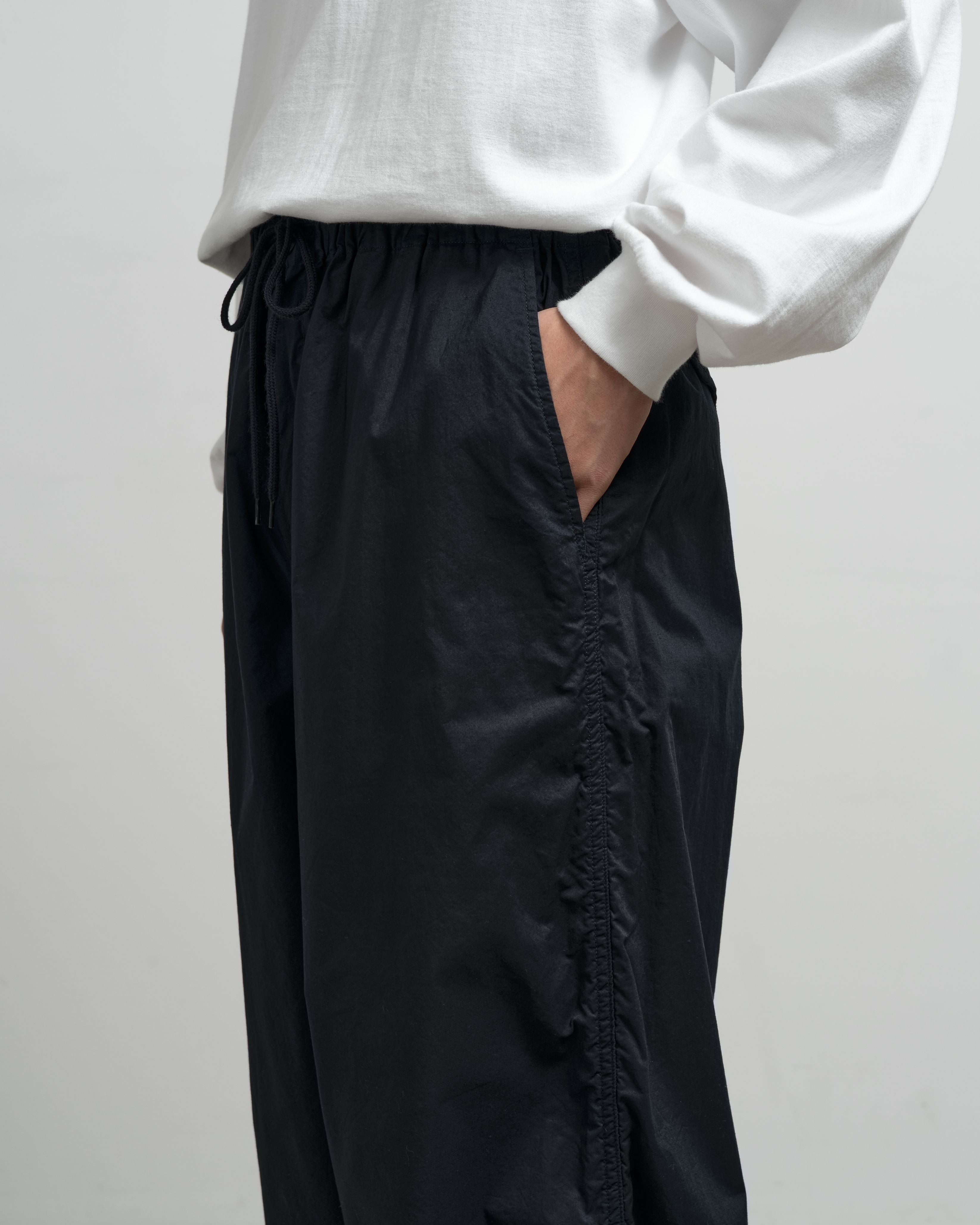 パンツ Garment Dyed Typewriter Parachute Pants GARMENT DYED TYPEWRITER PARACHUTE PANTS – OBLIGE