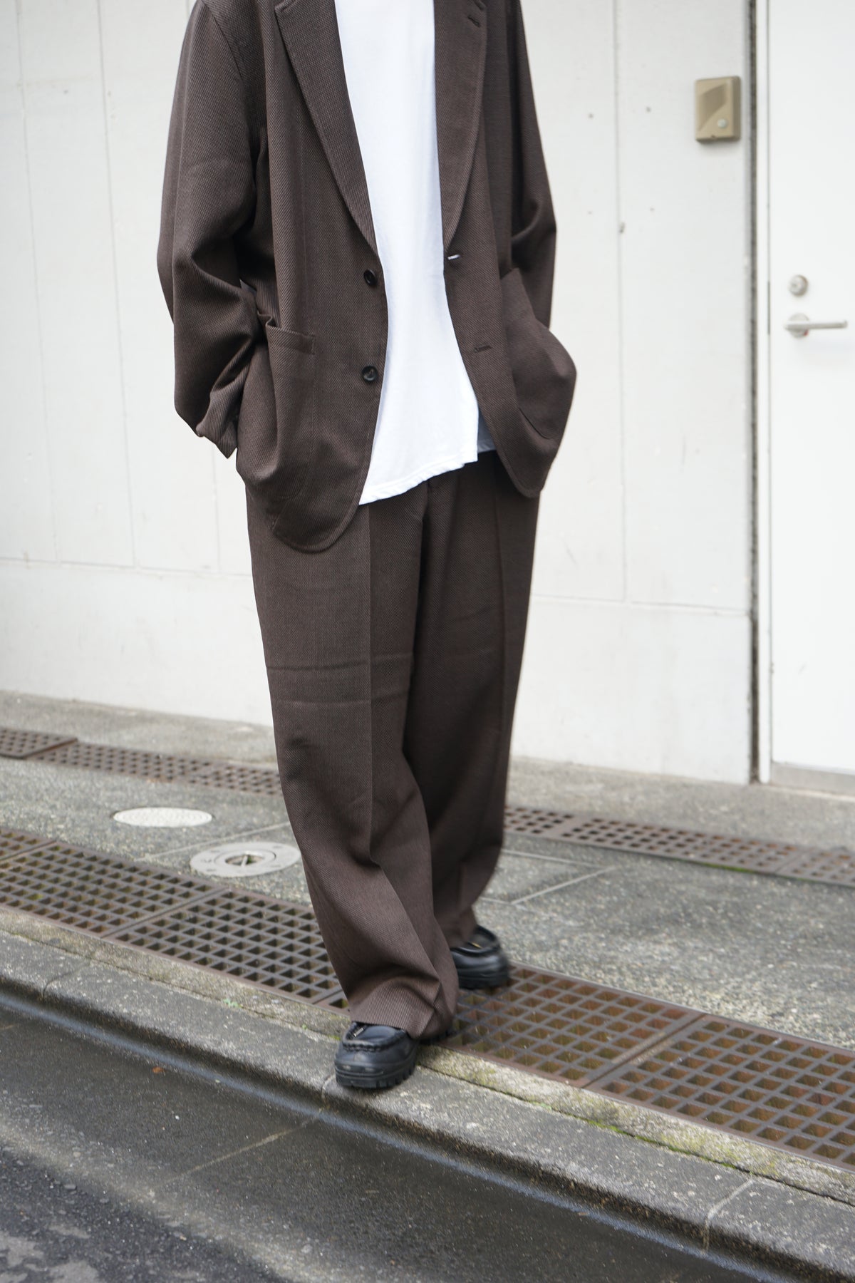 TUMBLED WOOL SERGE SINGLE PLEAT WIDE TROUSERS
