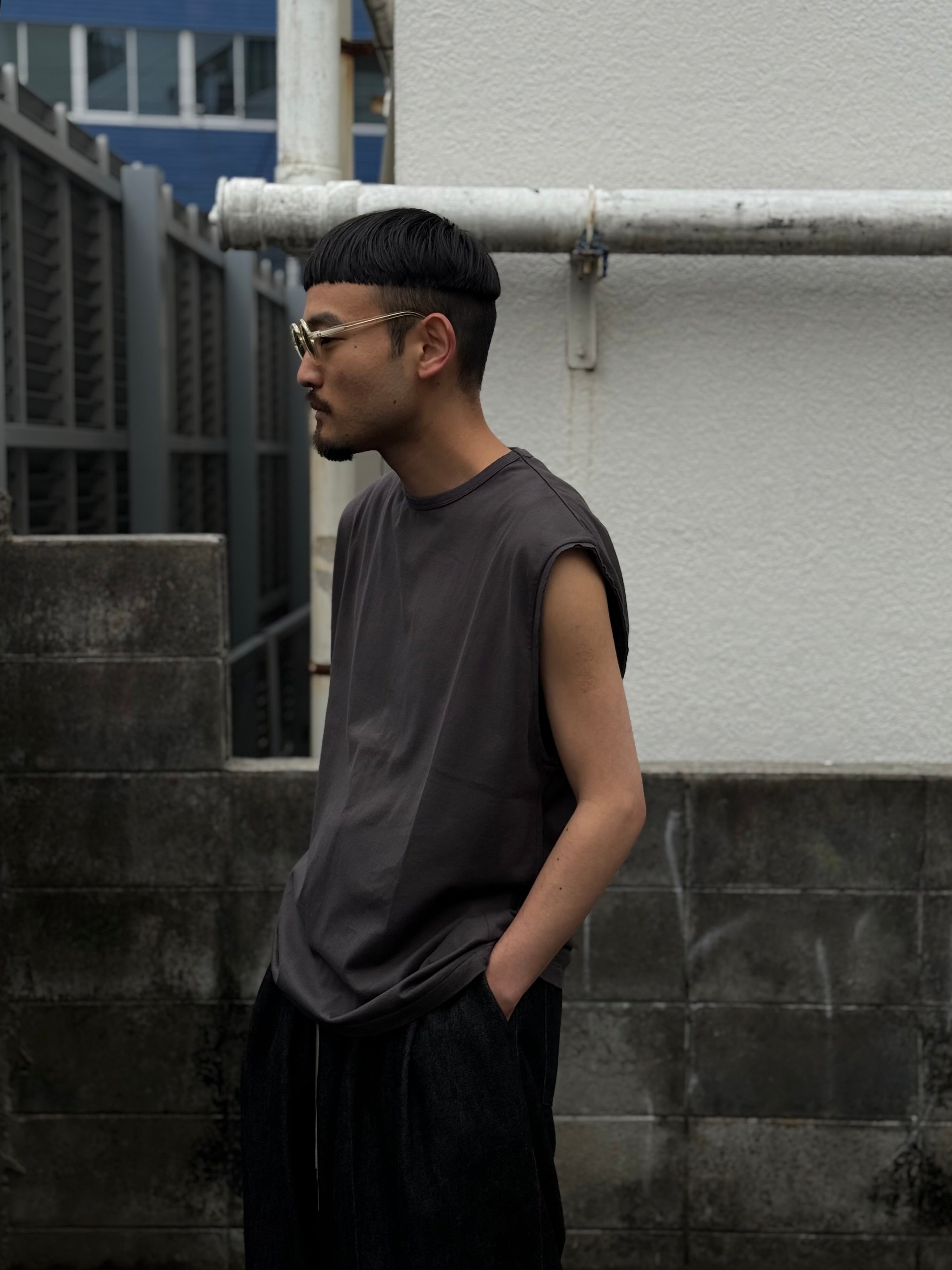 SLEEVE LESS T-SHIRTS