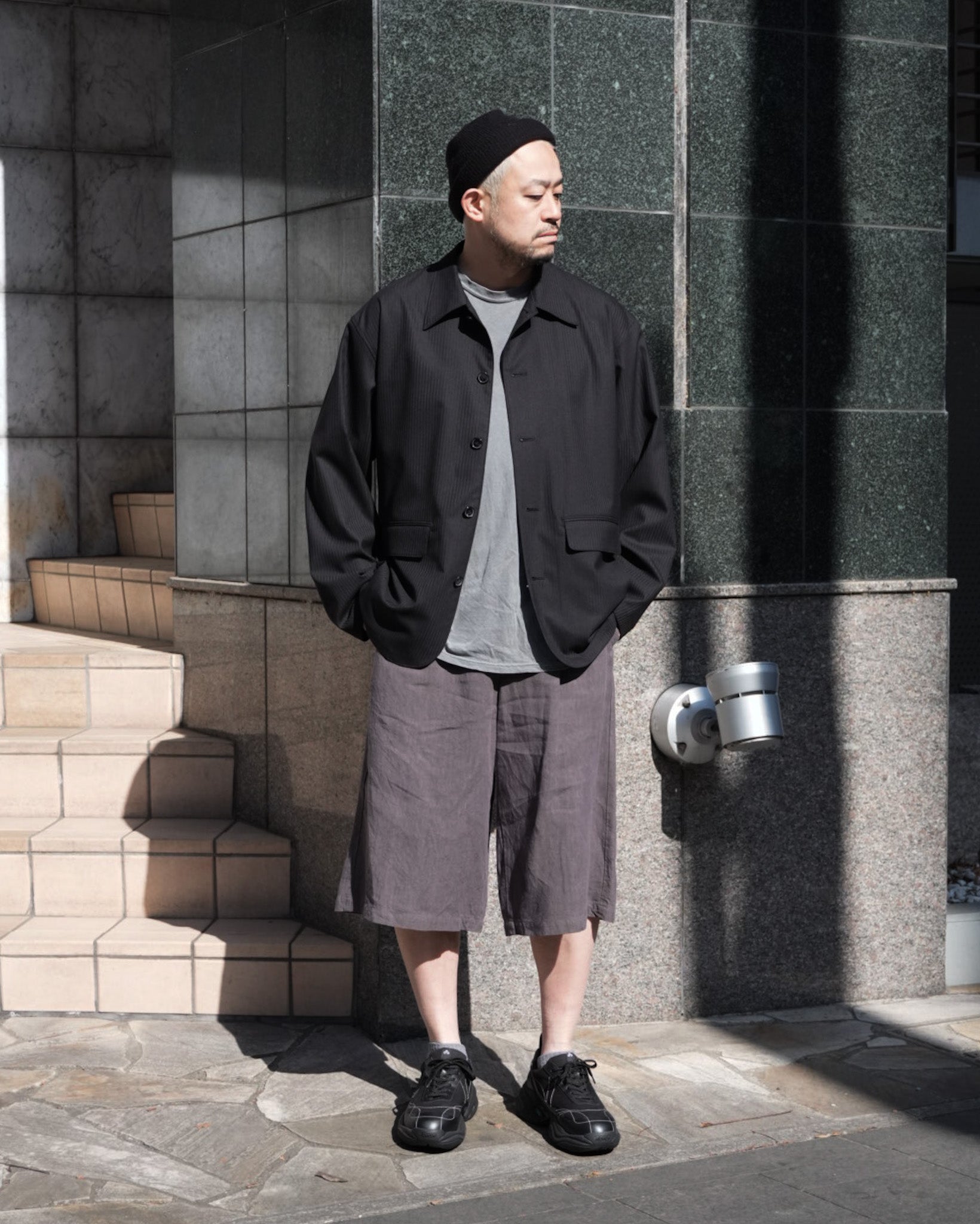 TUCK WIDE SHORTS B