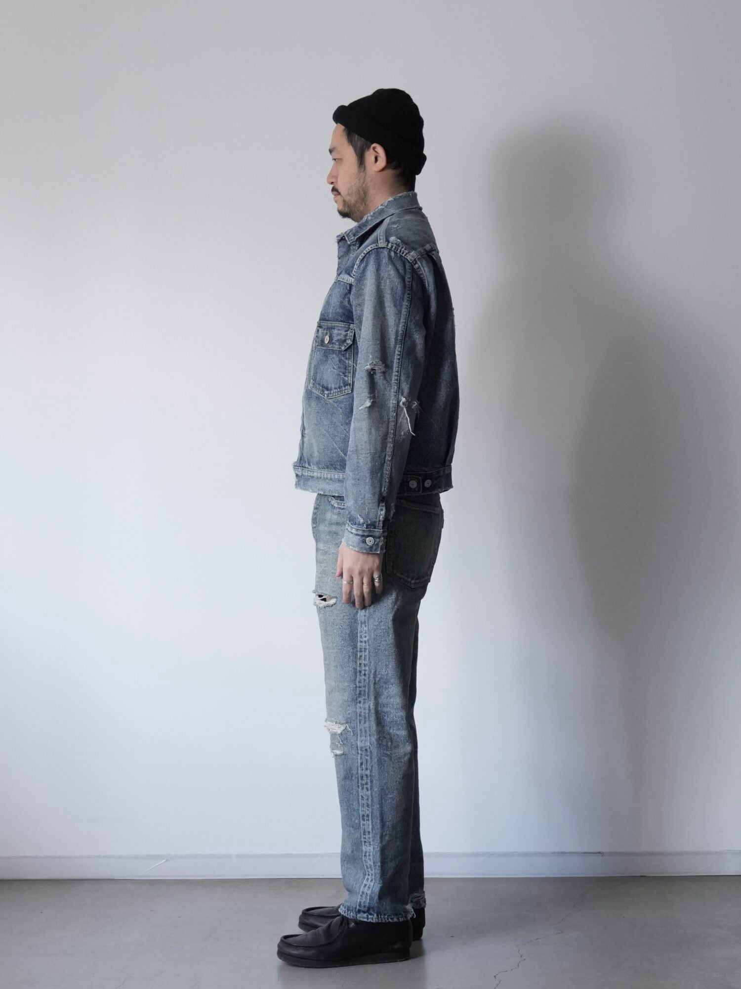 017 LV 61's TAPERED JEANS DAMAGED