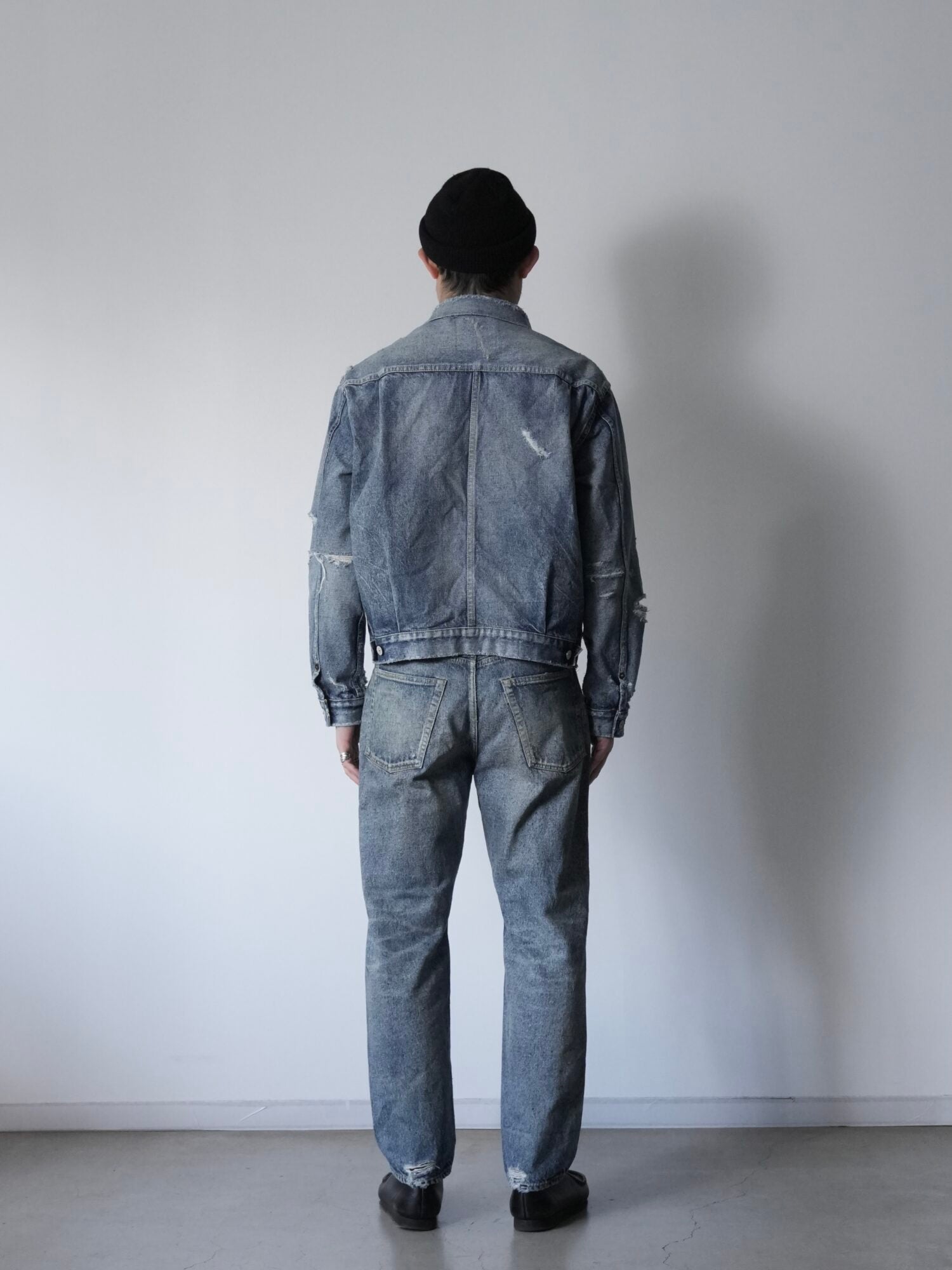#017 LV 61's TAPERED JEANS DAMAGED