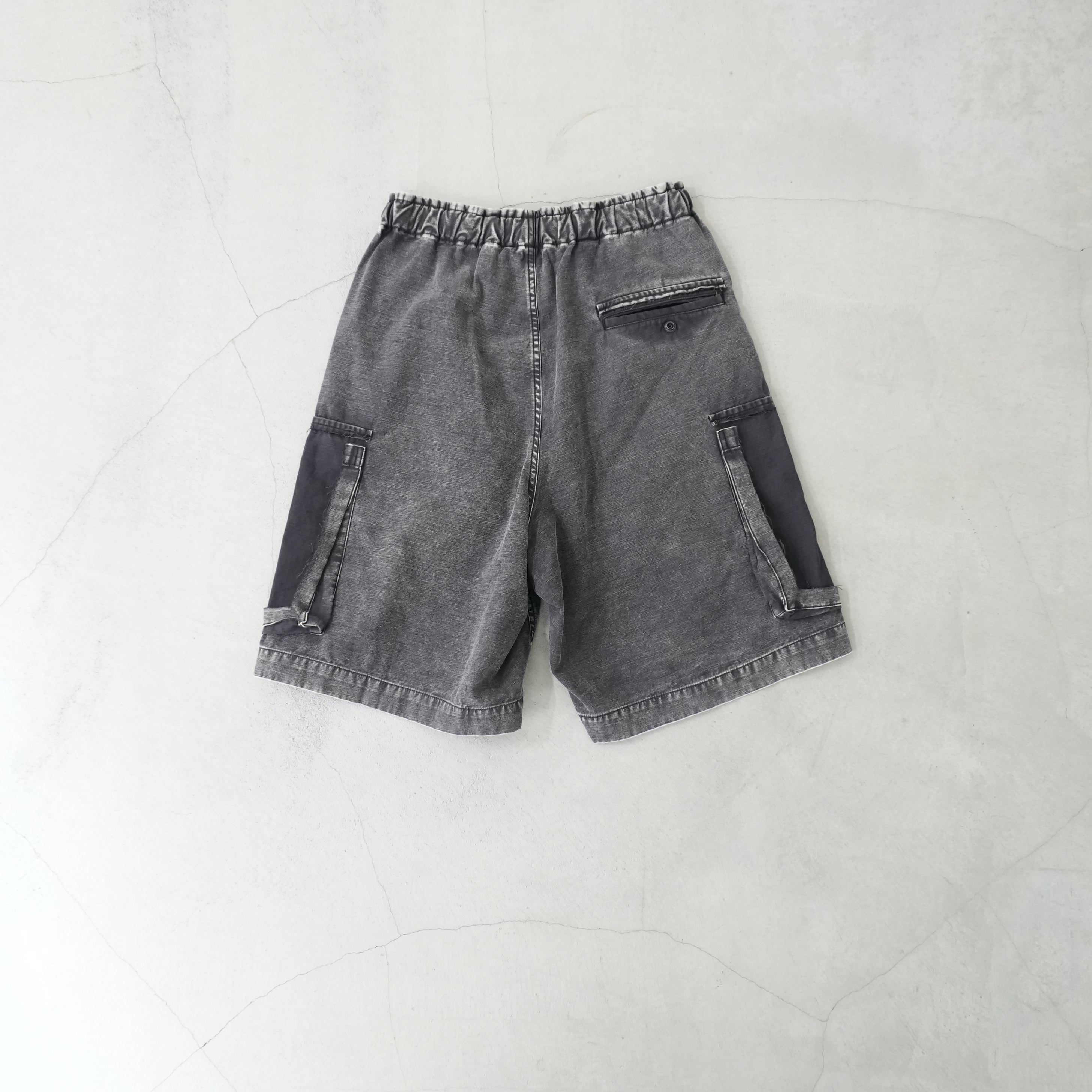 DAMAGED CARGO SHORT PANTS