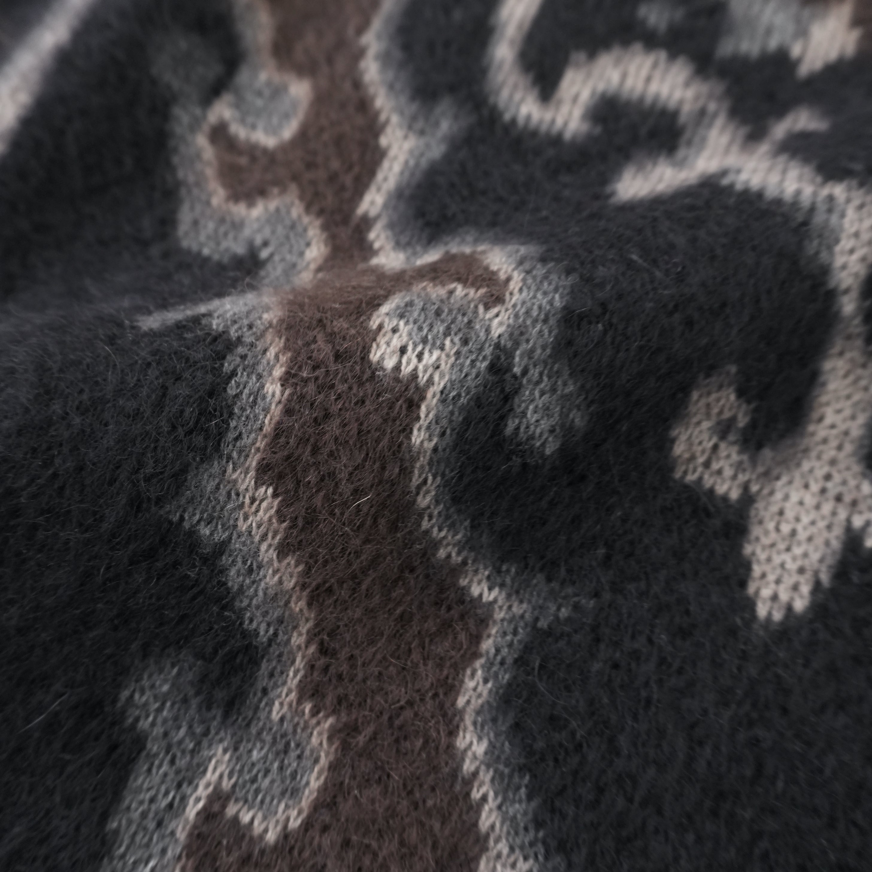 CASHMERE OVERSIZED CARPET SWEATER