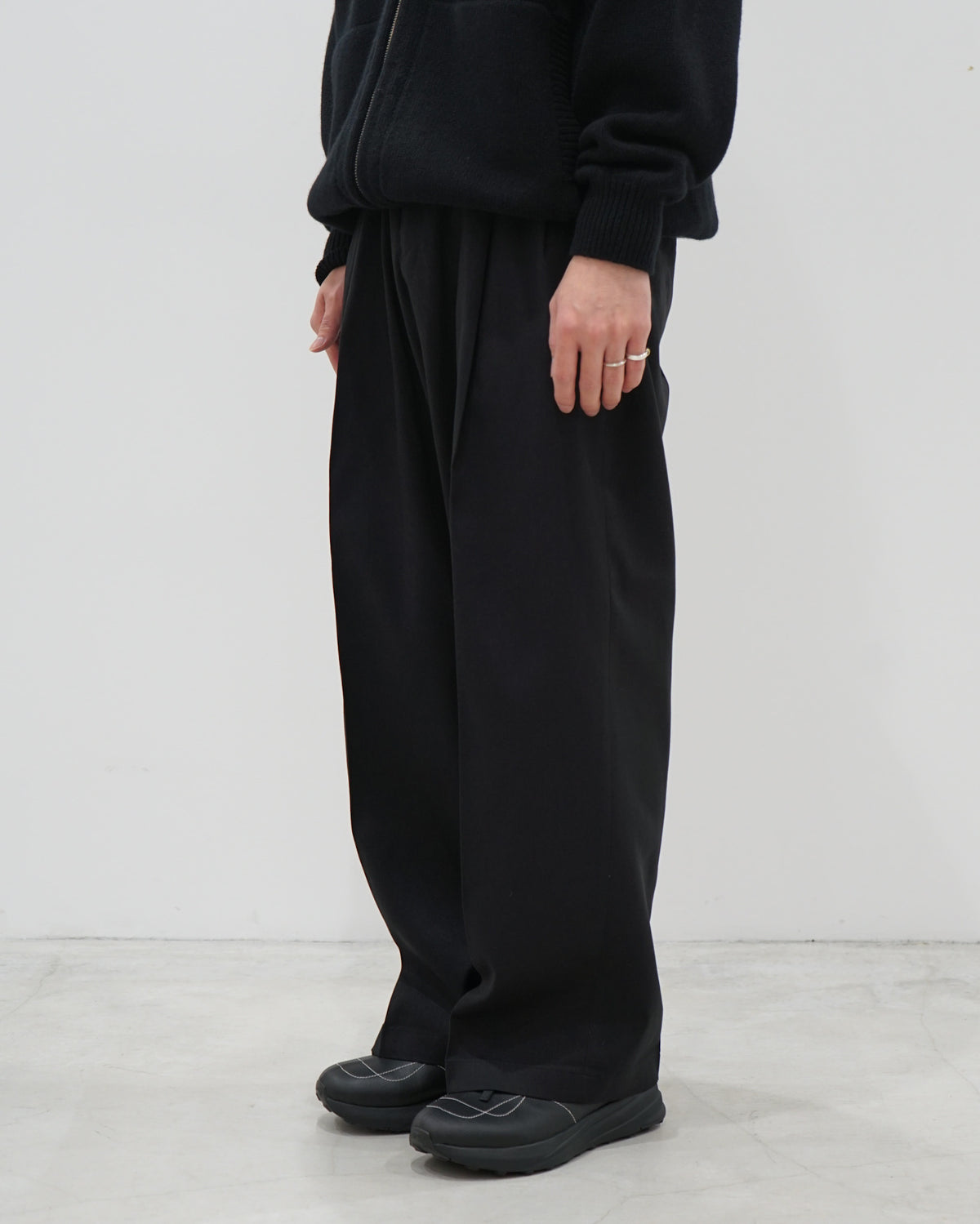 DOUBLE PLEATED TROUSERS