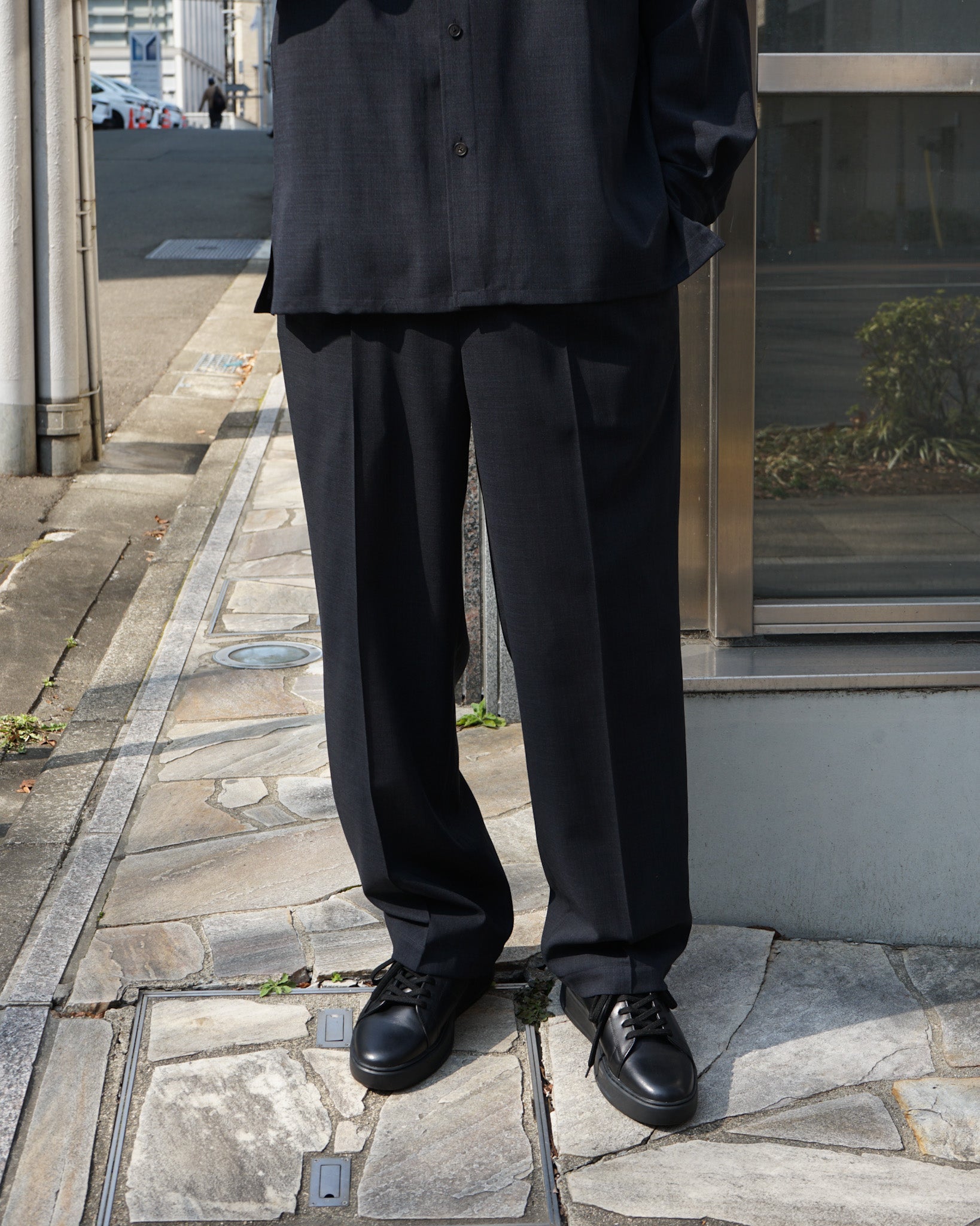 TWIST WOOL GAUZE TWO TUCKED EASY PANTS