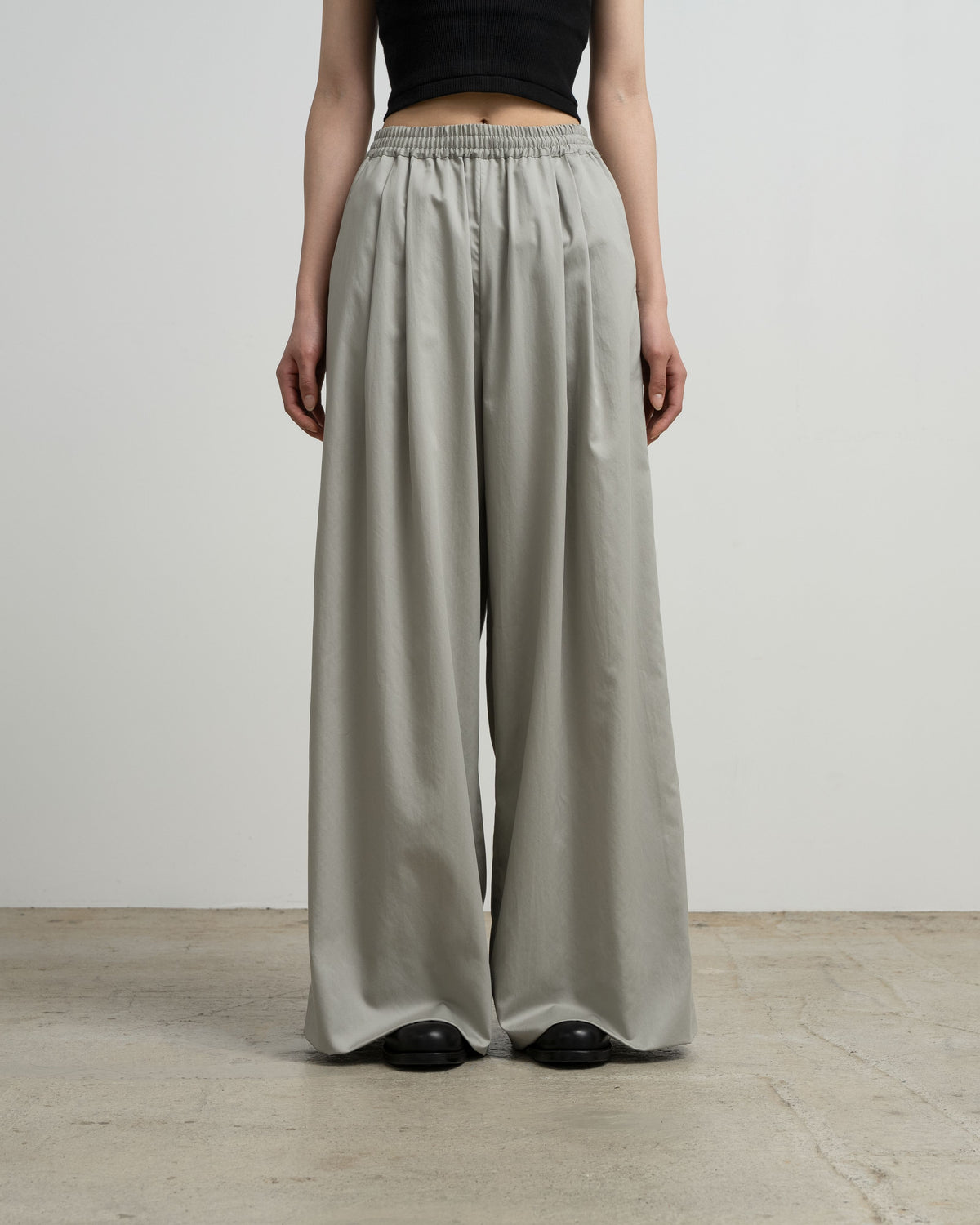 Silicon Poplin Two Tuck Easy Wide Pants