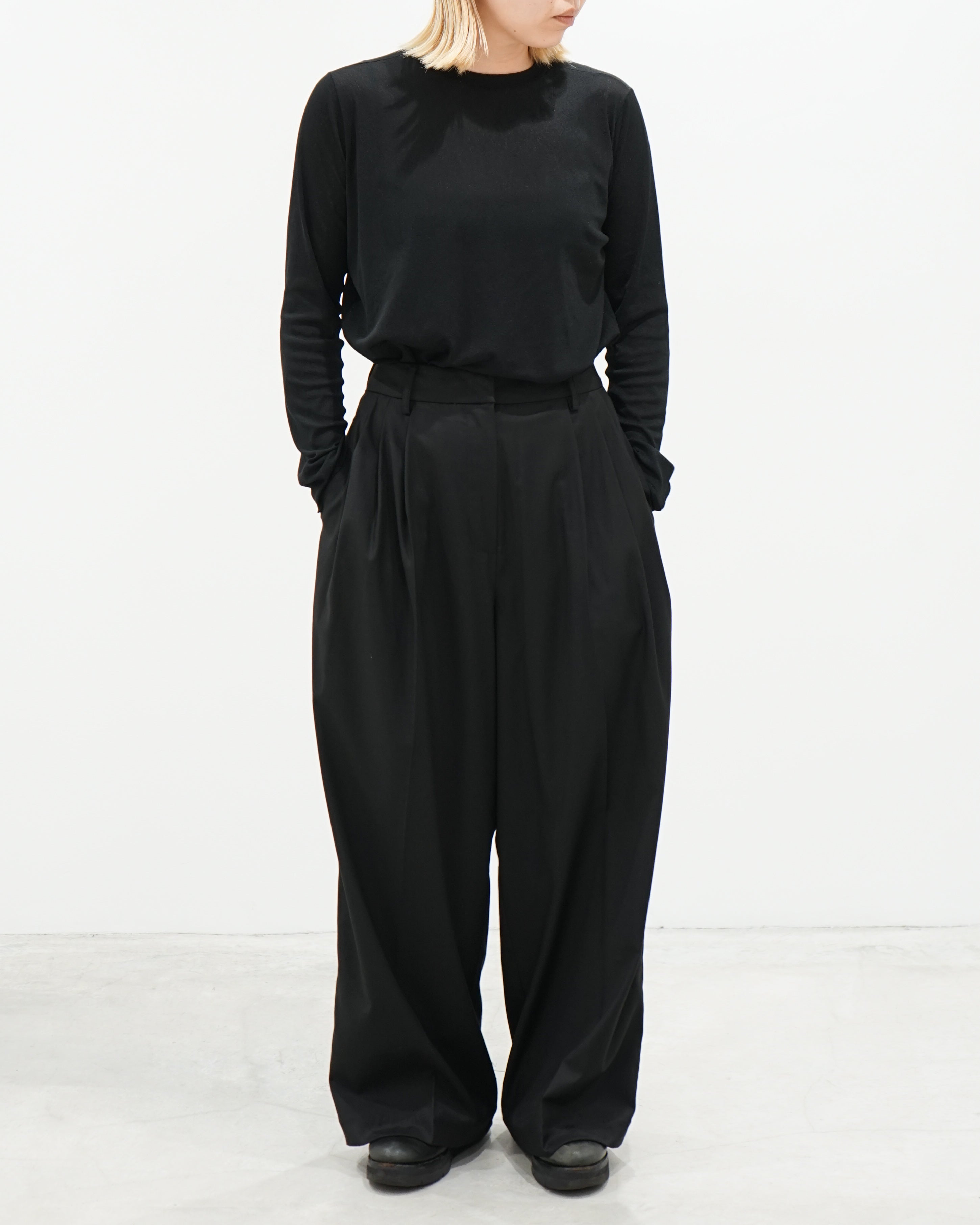 【6/26(金)発売】Lightweight Tuck Trousers