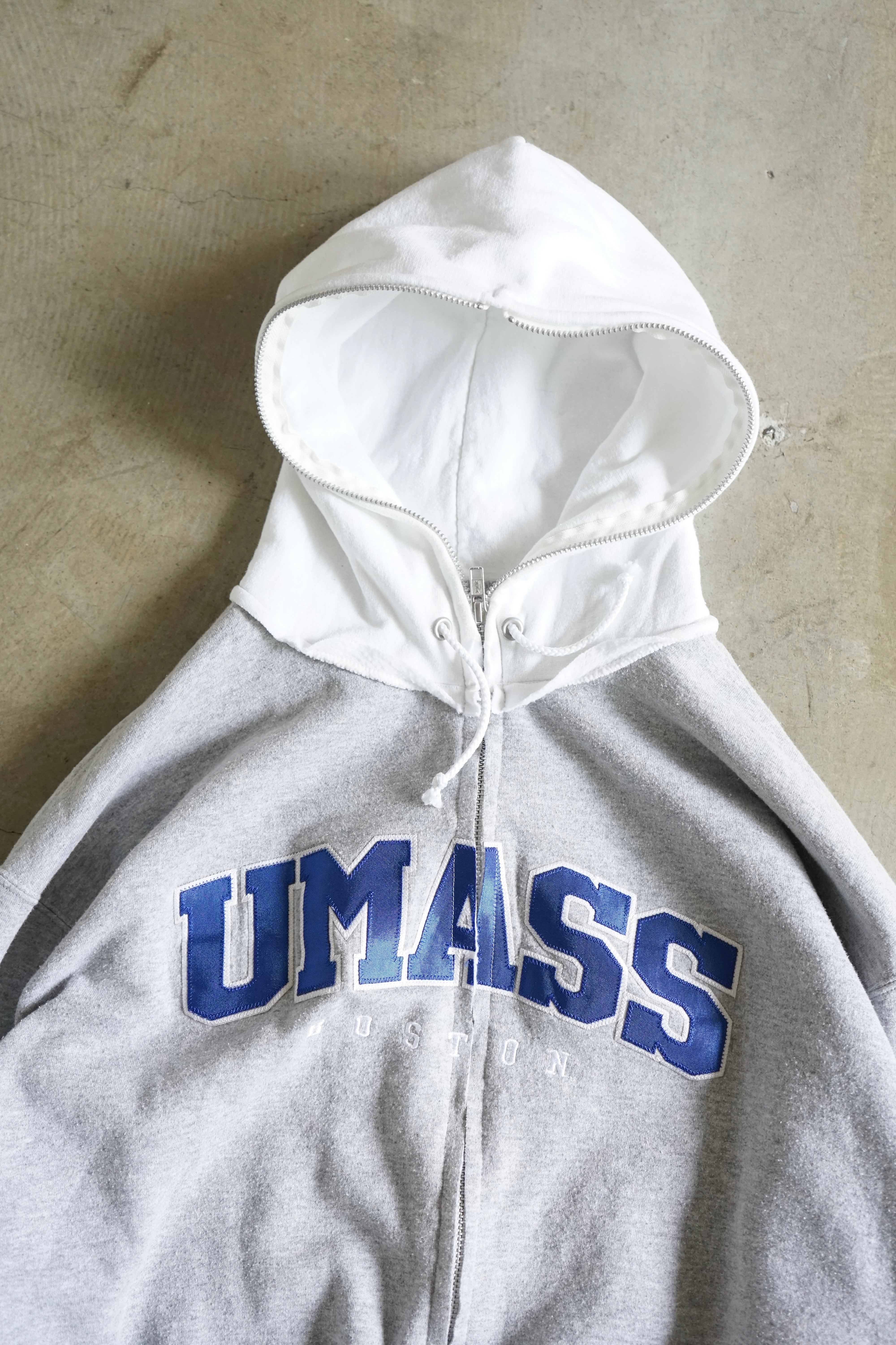 【8/28(金)発売】College Zip Hoodie ①