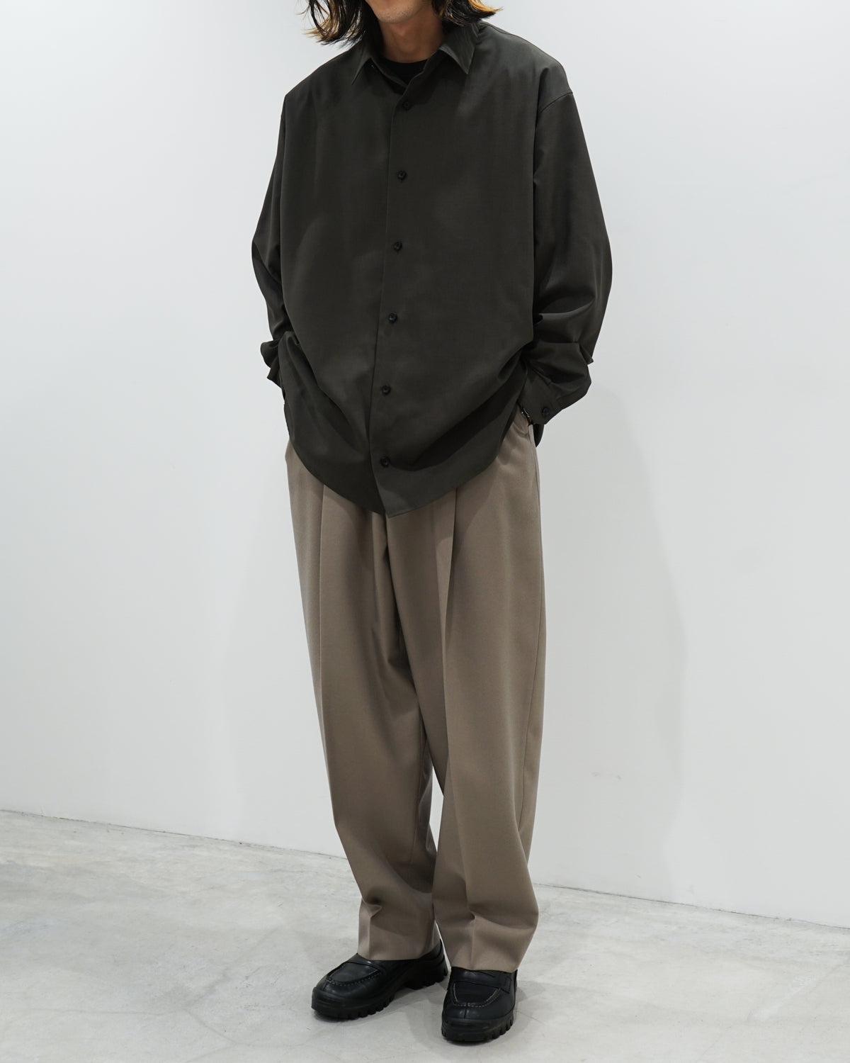 DEEP TUCK WIDE SLACKS
