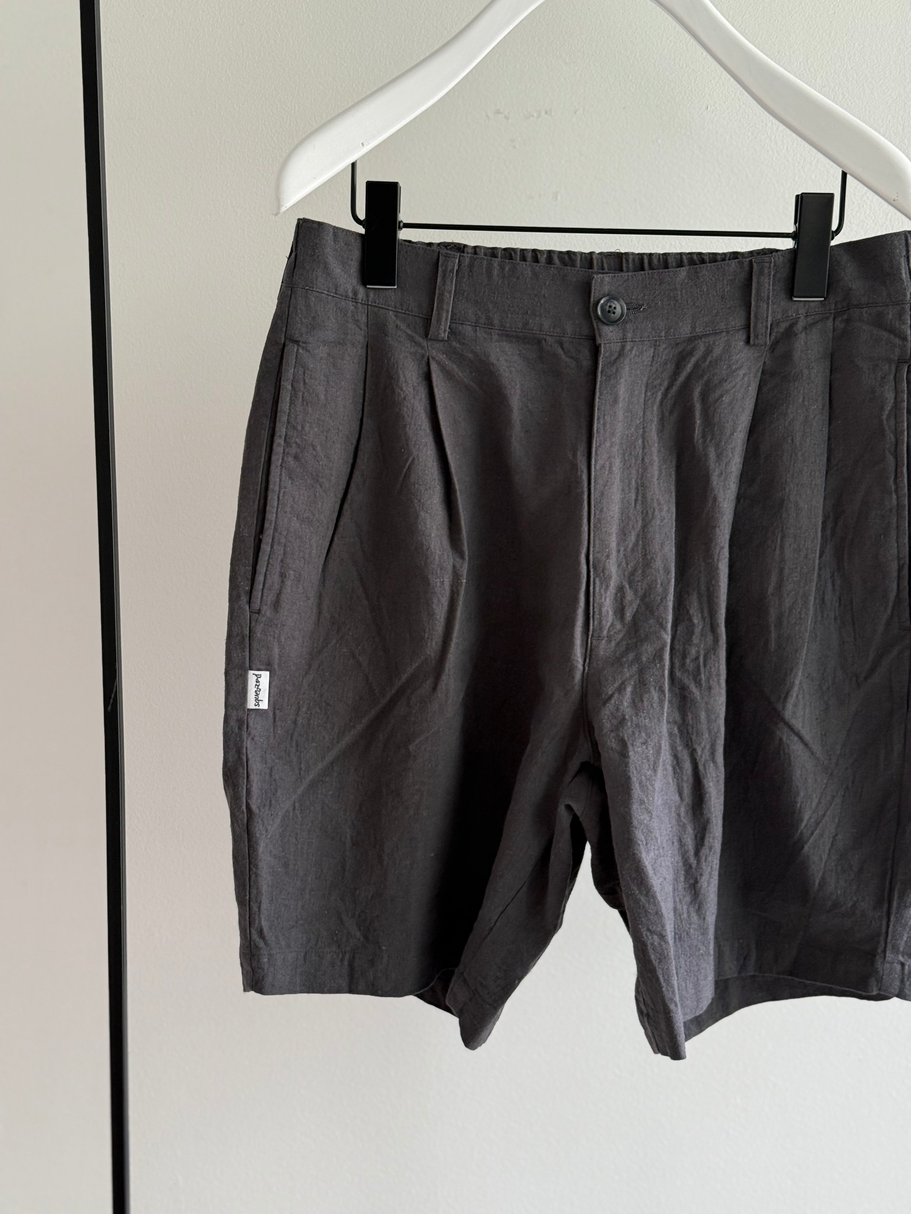 TWO TUCK LINEN SHORTS