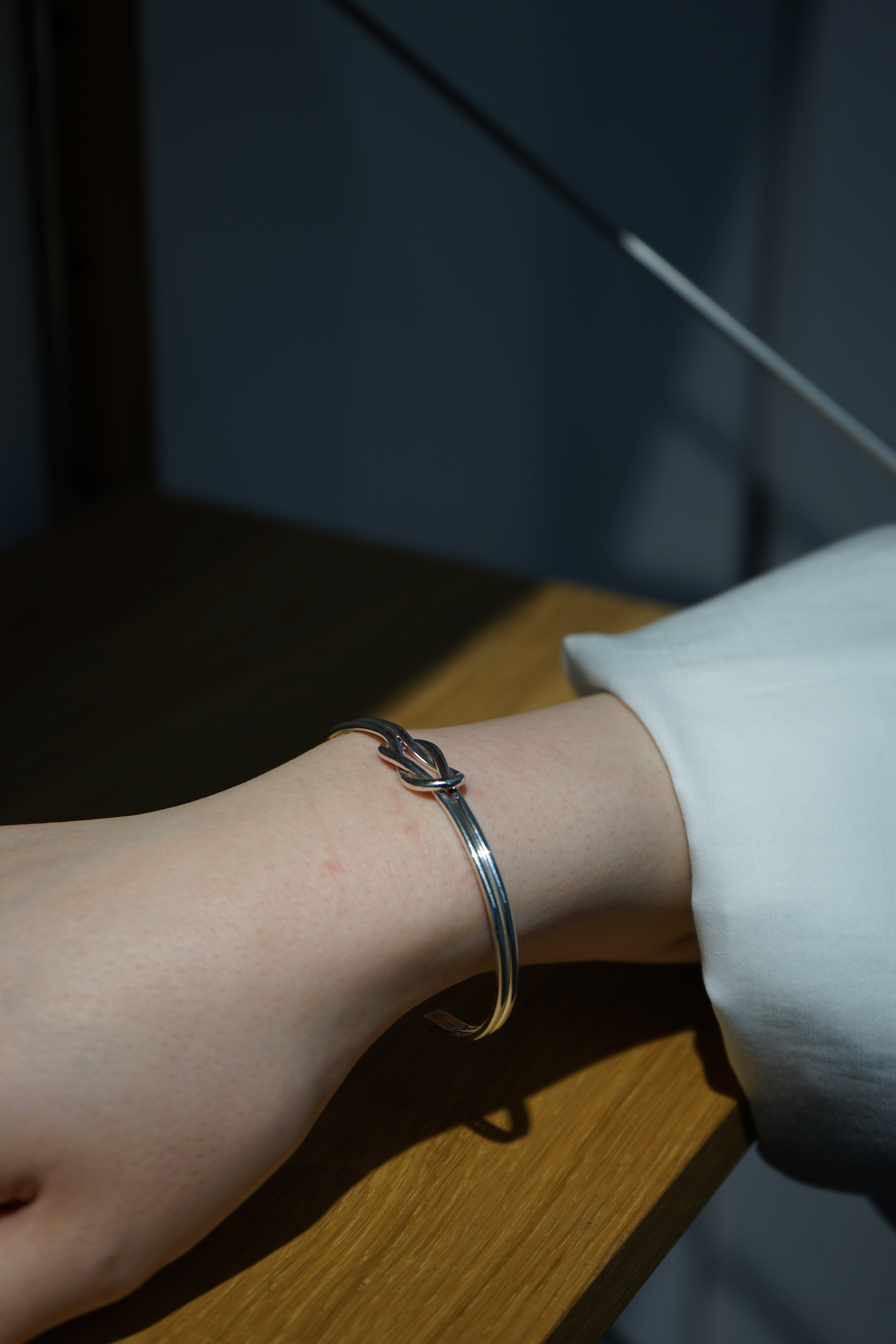 GRIFT KNOT BANGLE