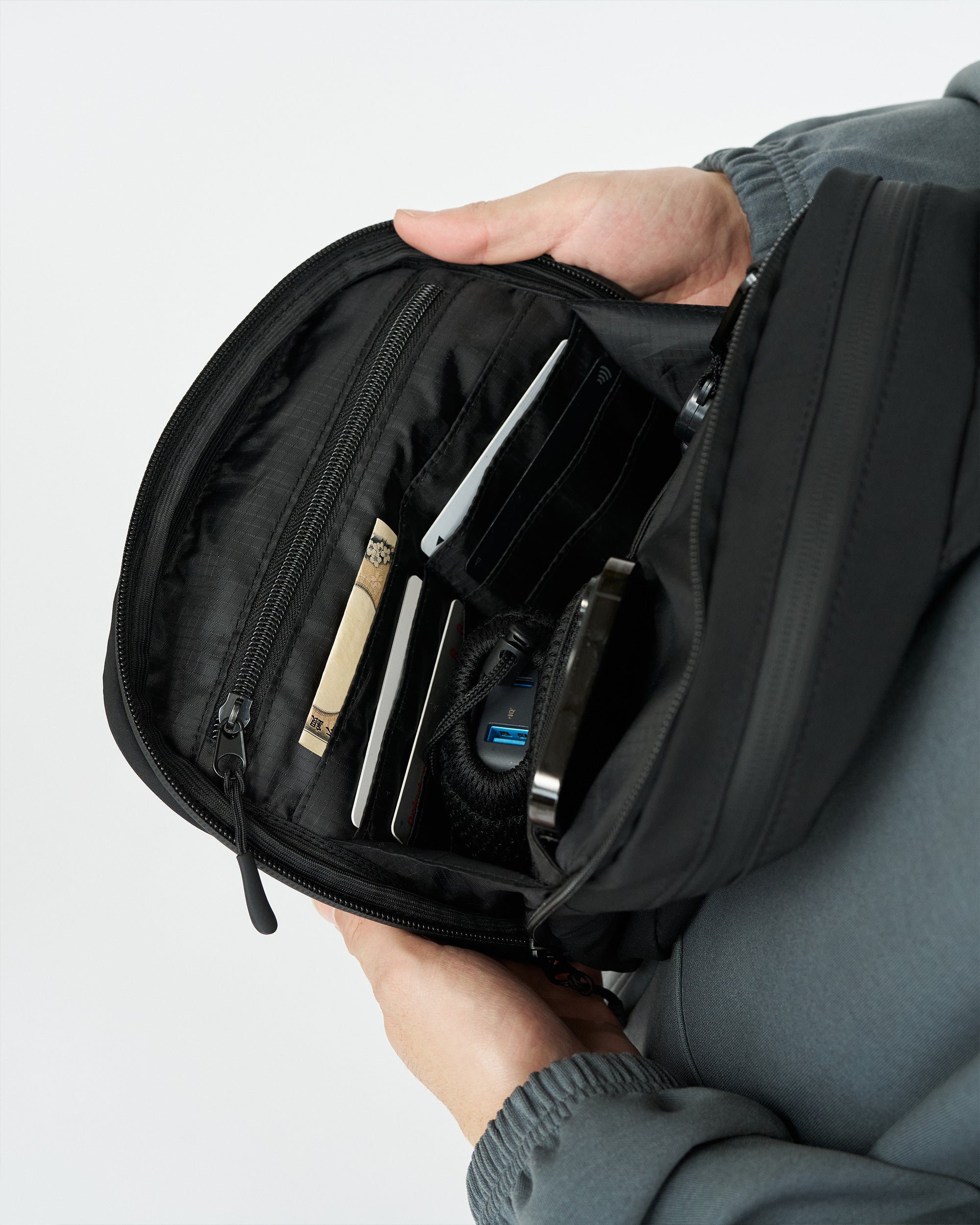 UTILITY SLING BAG