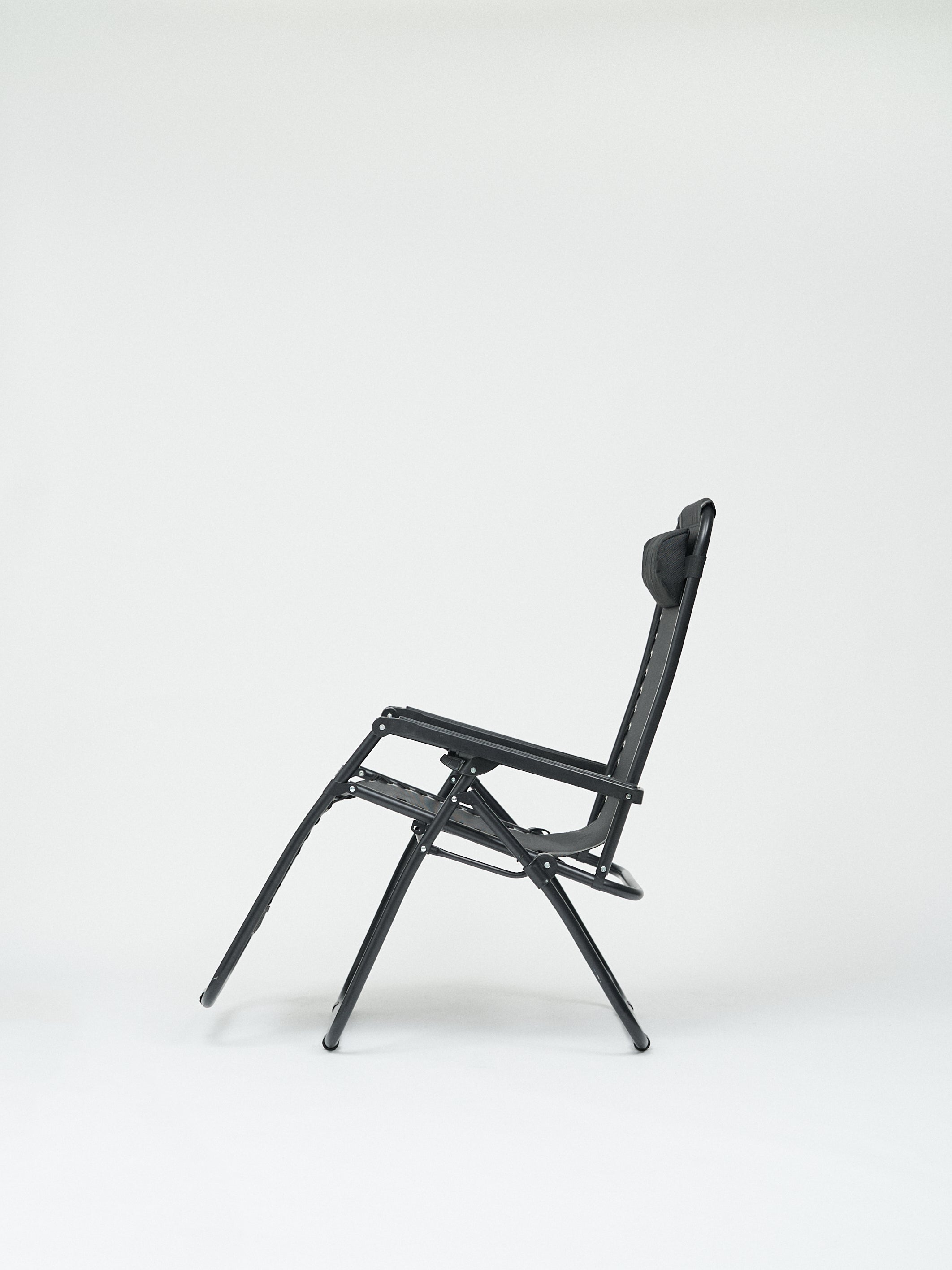 FOLDING RECLINER CHAIR