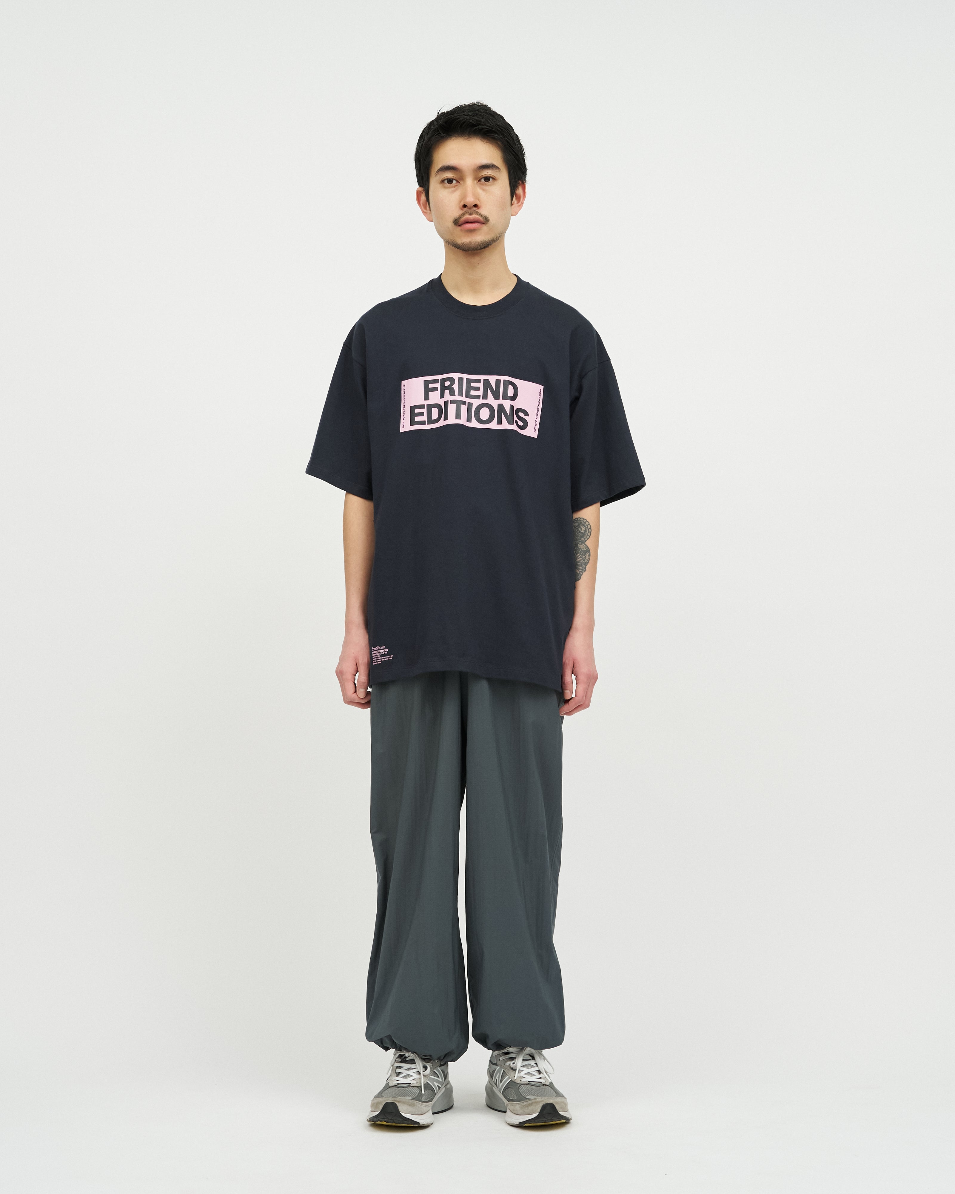 【3/14(土)発売】FRIEND EDITIONS CORPORATE S/S TEE ”STICKER”