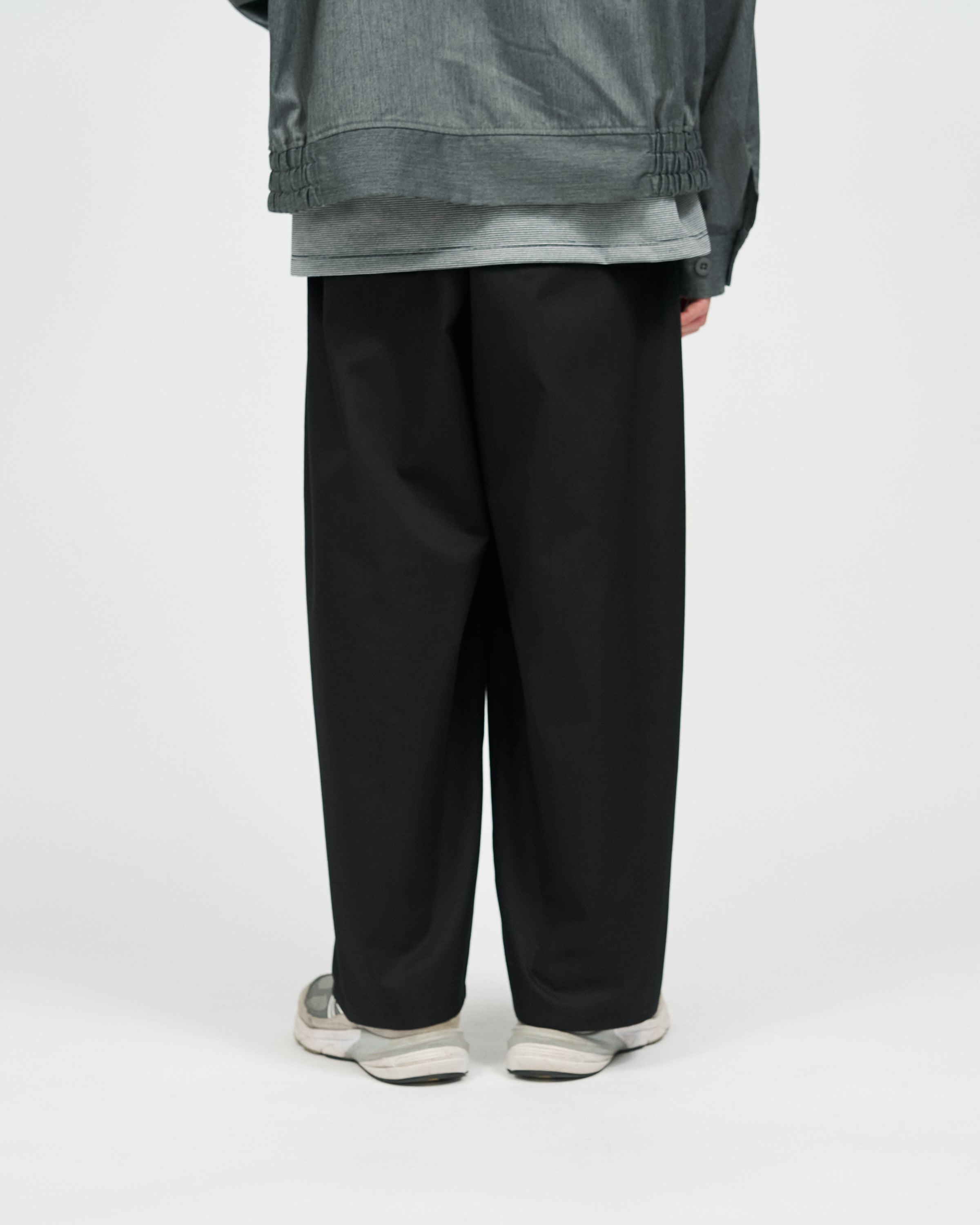 【5/30(土)発売】CORPORATE WIDE EASY PANTS
