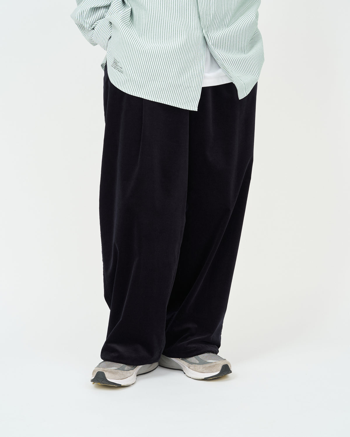 【10/3(土)発売】AIR CORDUROY WIDE TROUSERS