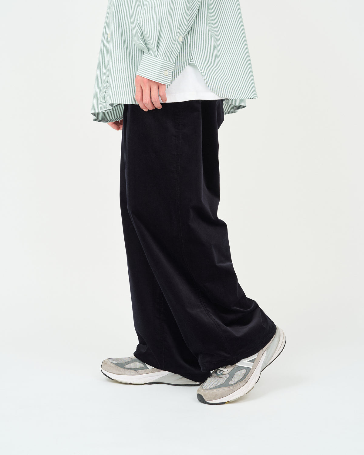 【10/3(土)発売】AIR CORDUROY WIDE TROUSERS