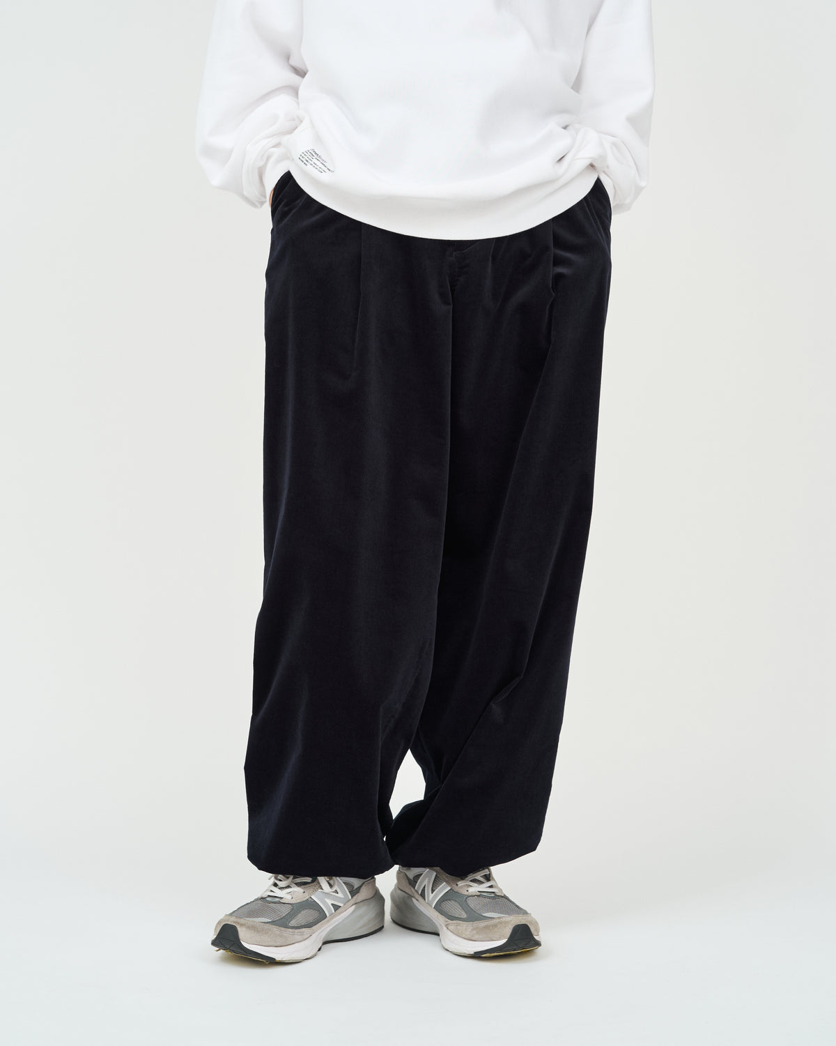 【10/3(土)発売】AIR CORDUROY WIDE TROUSERS